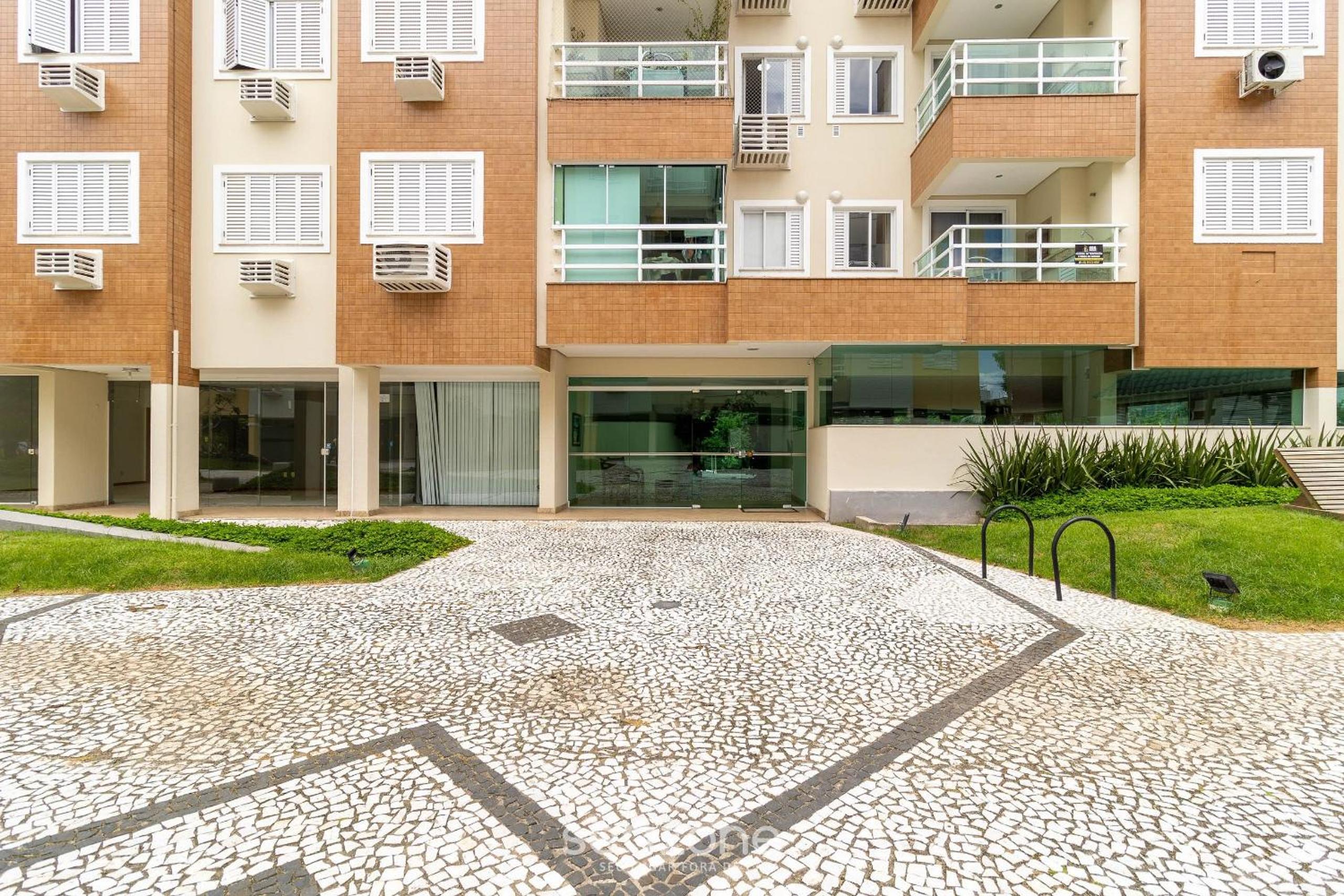Apt with balcony, few minutes from the sea CCB103