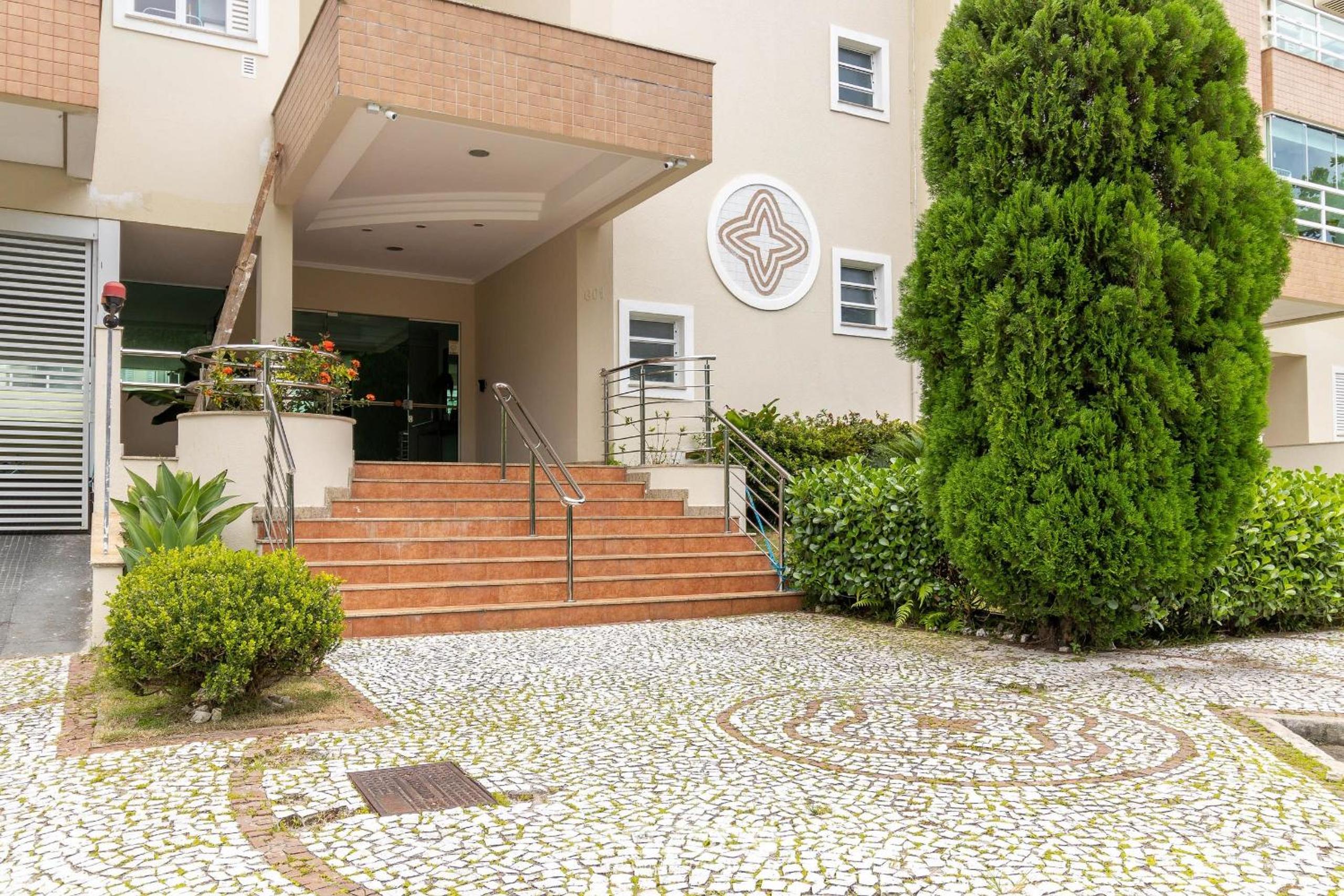 Apt with balcony, few minutes from the sea CCB103
