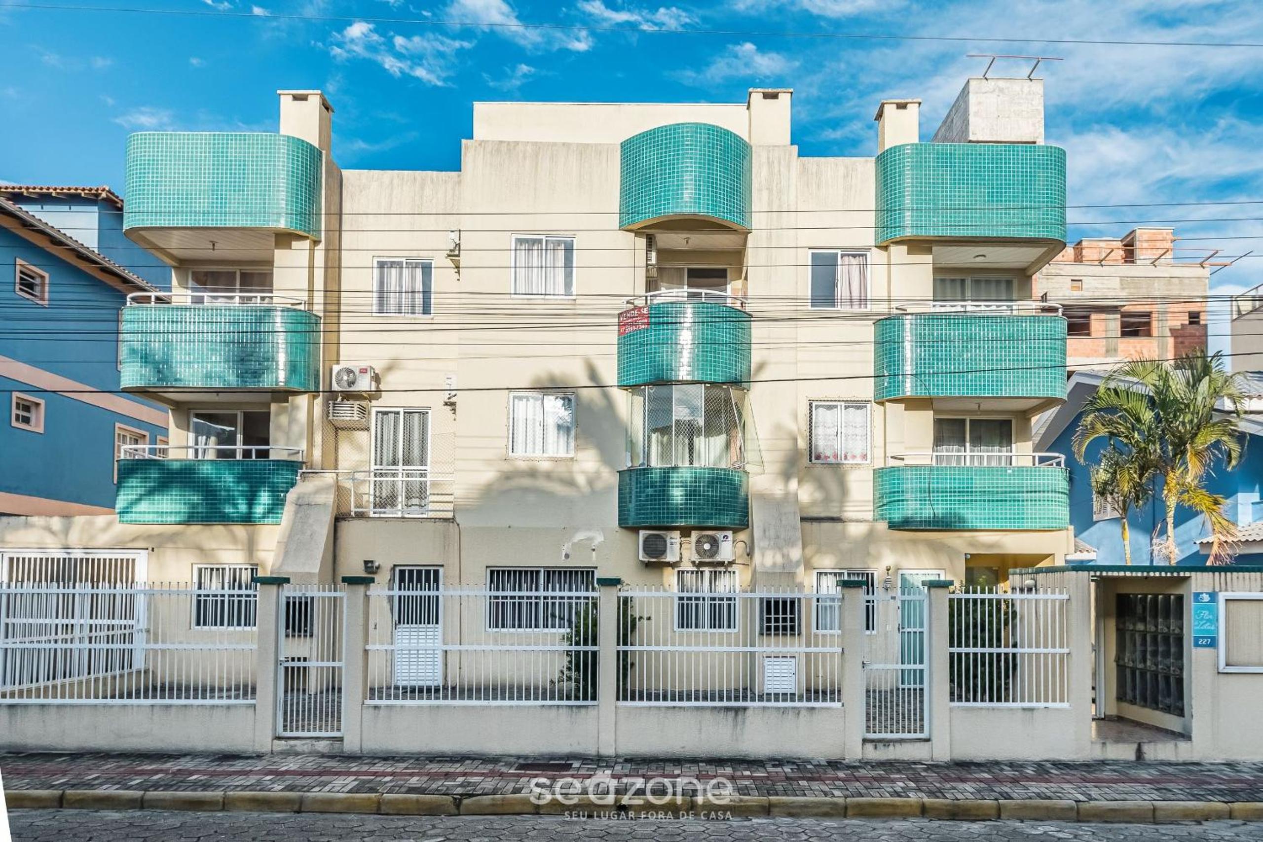 2BR apt w/balcony 220m Bombas FDL103