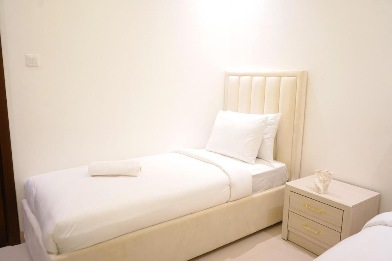 Al Dana H2O Luxury Villa