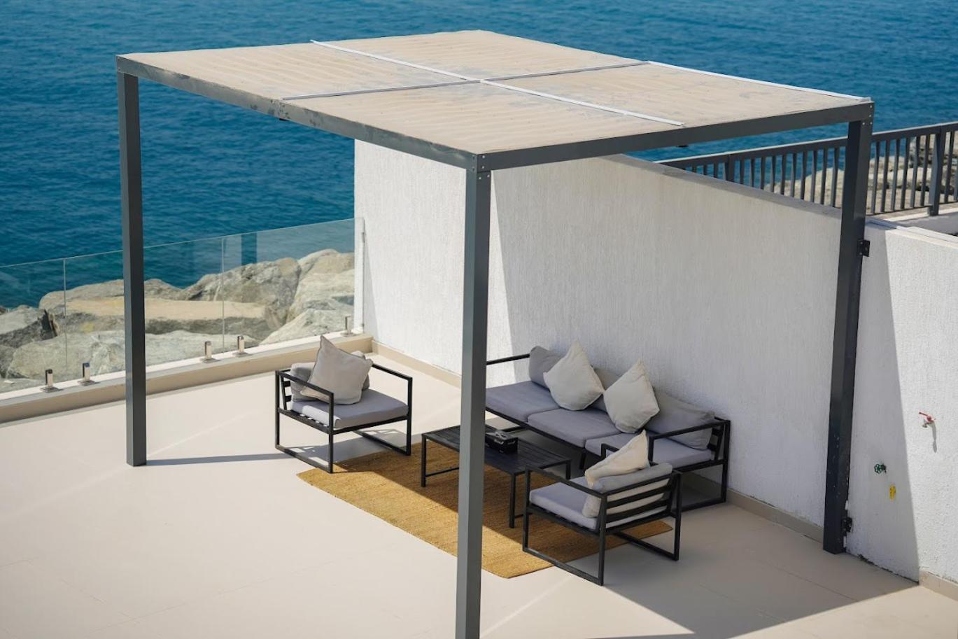 Al Dana H2O Luxury Villa