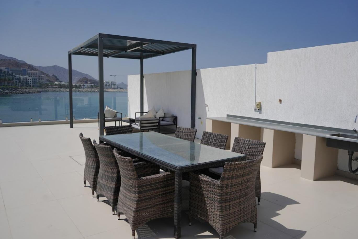 Al Dana H2O Luxury Villa