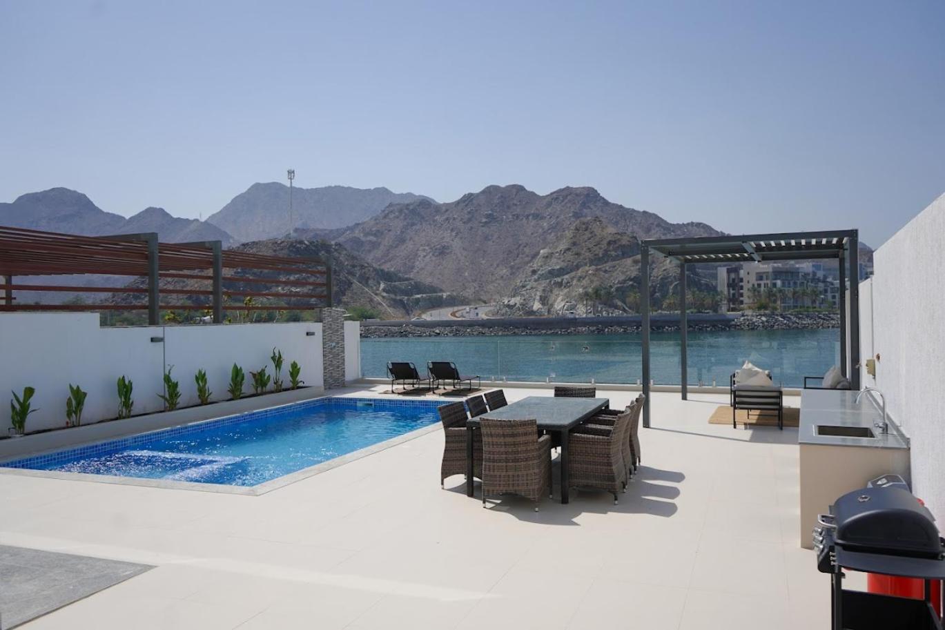 Al Dana H2O Luxury Villa