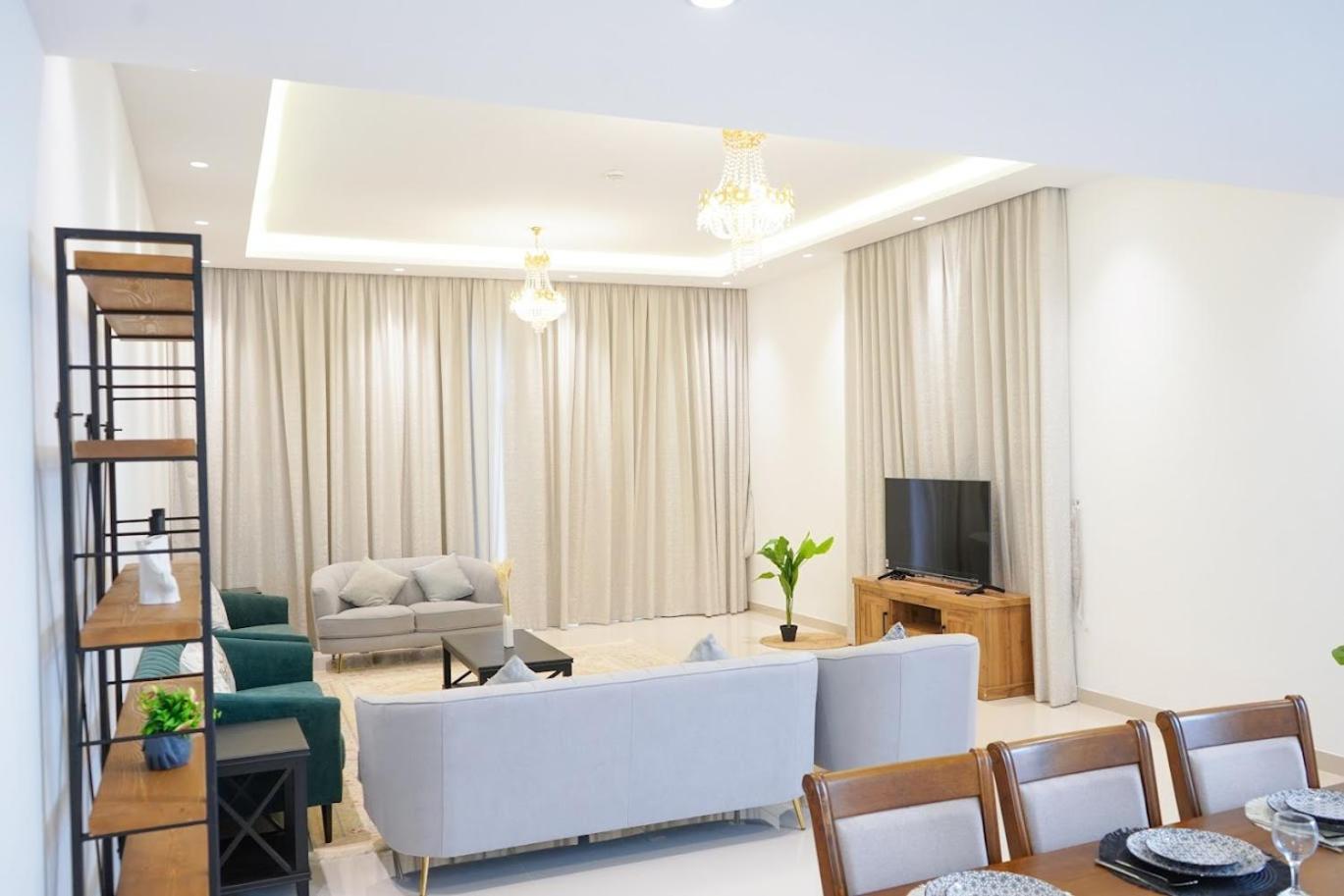 Al Dana H2O Luxury Villa