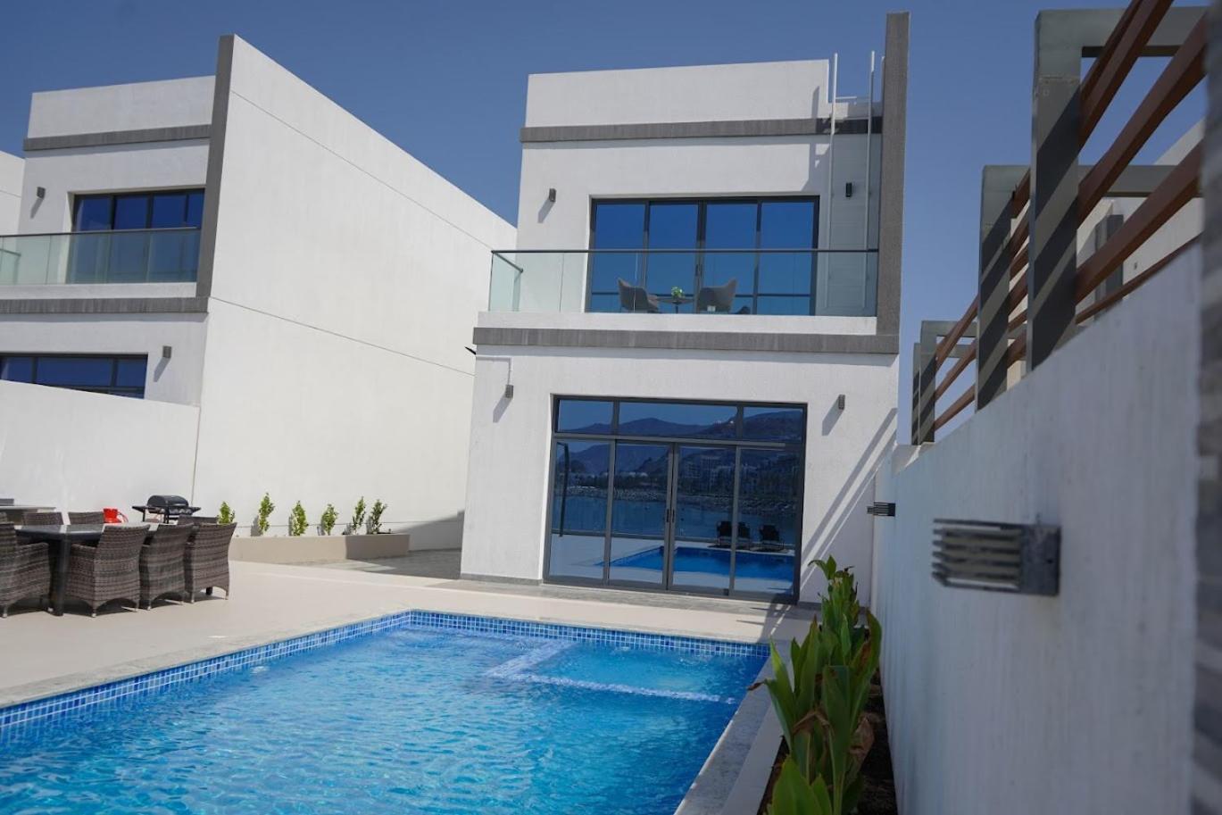 Al Dana H2O Luxury Villa