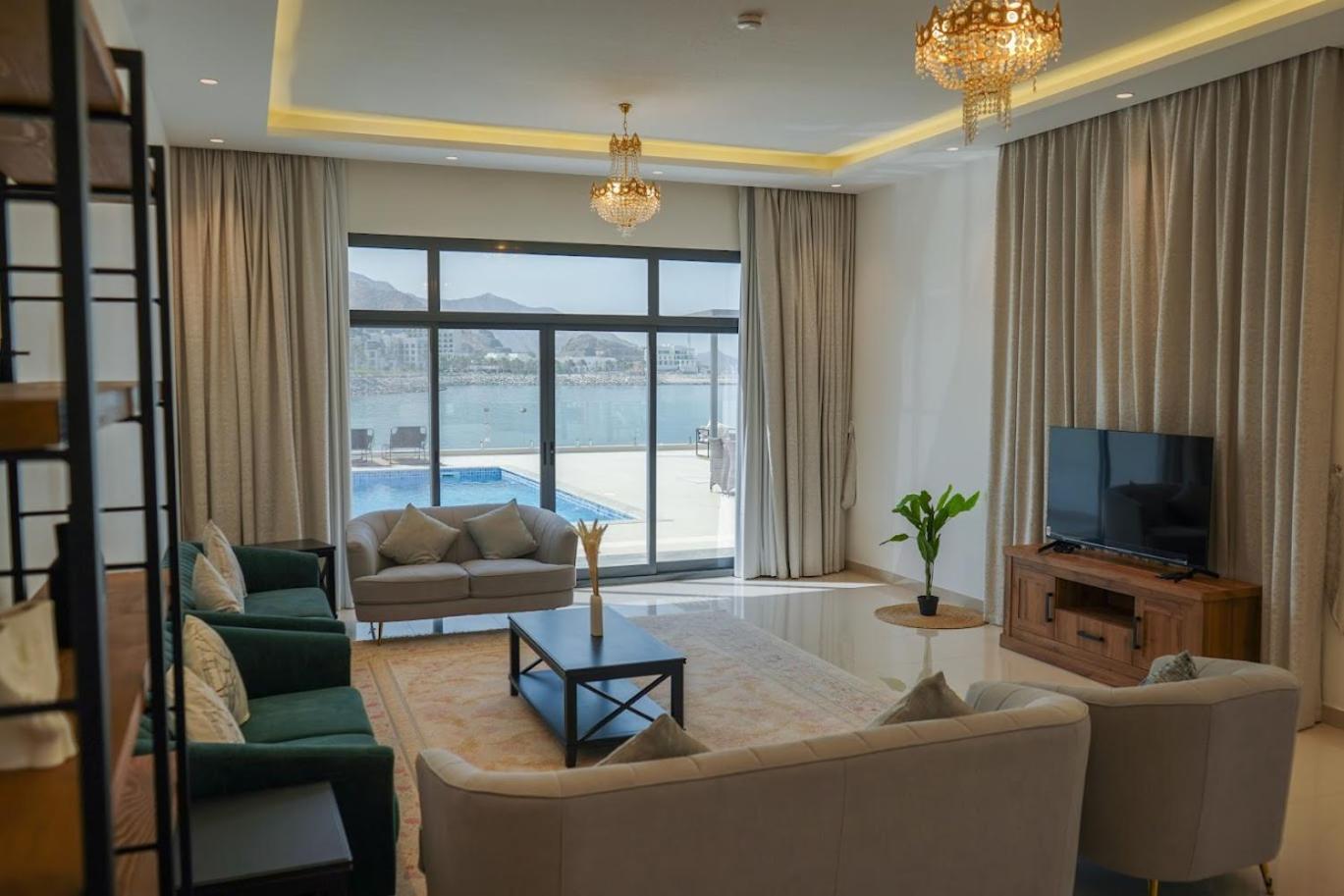 Al Dana H2O Luxury Villa