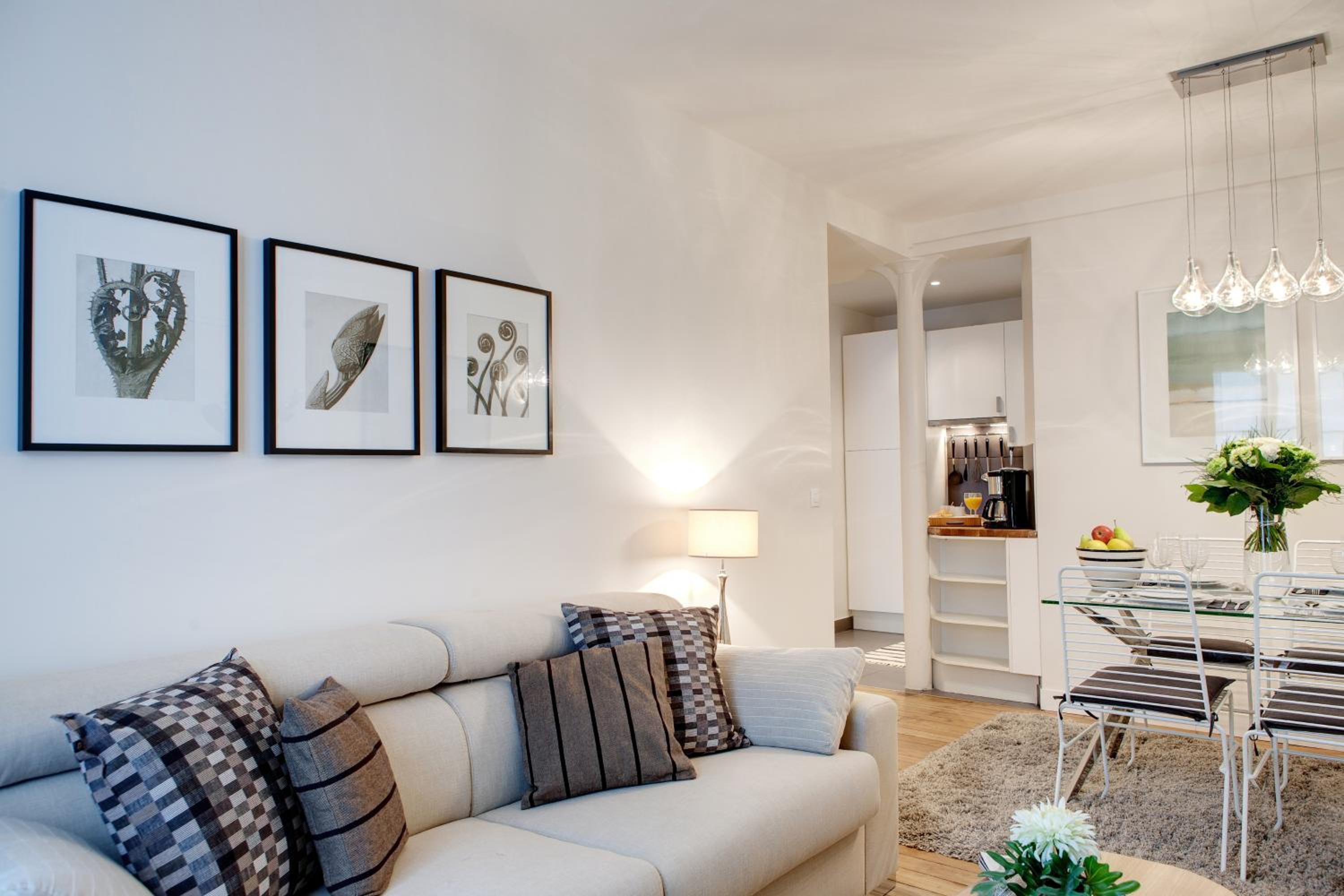 Paris Sevigne Elegant residence