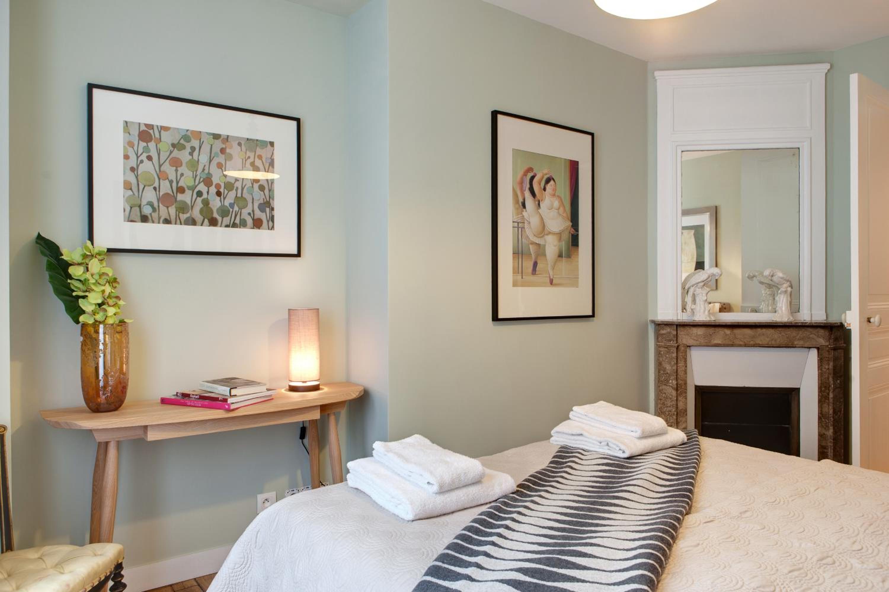 Paris Sevigne Elegant residence