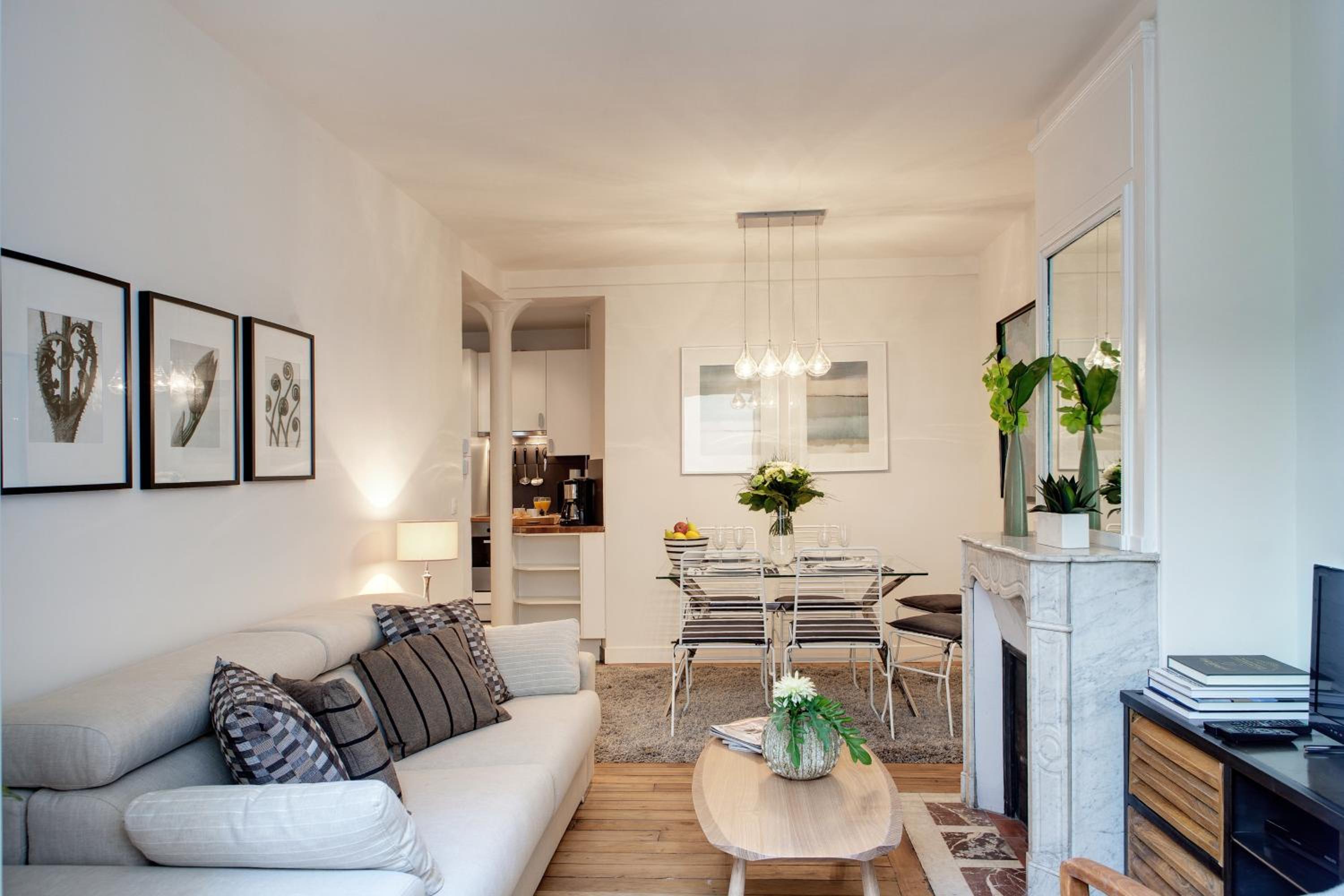 Paris Sevigne Elegant residence