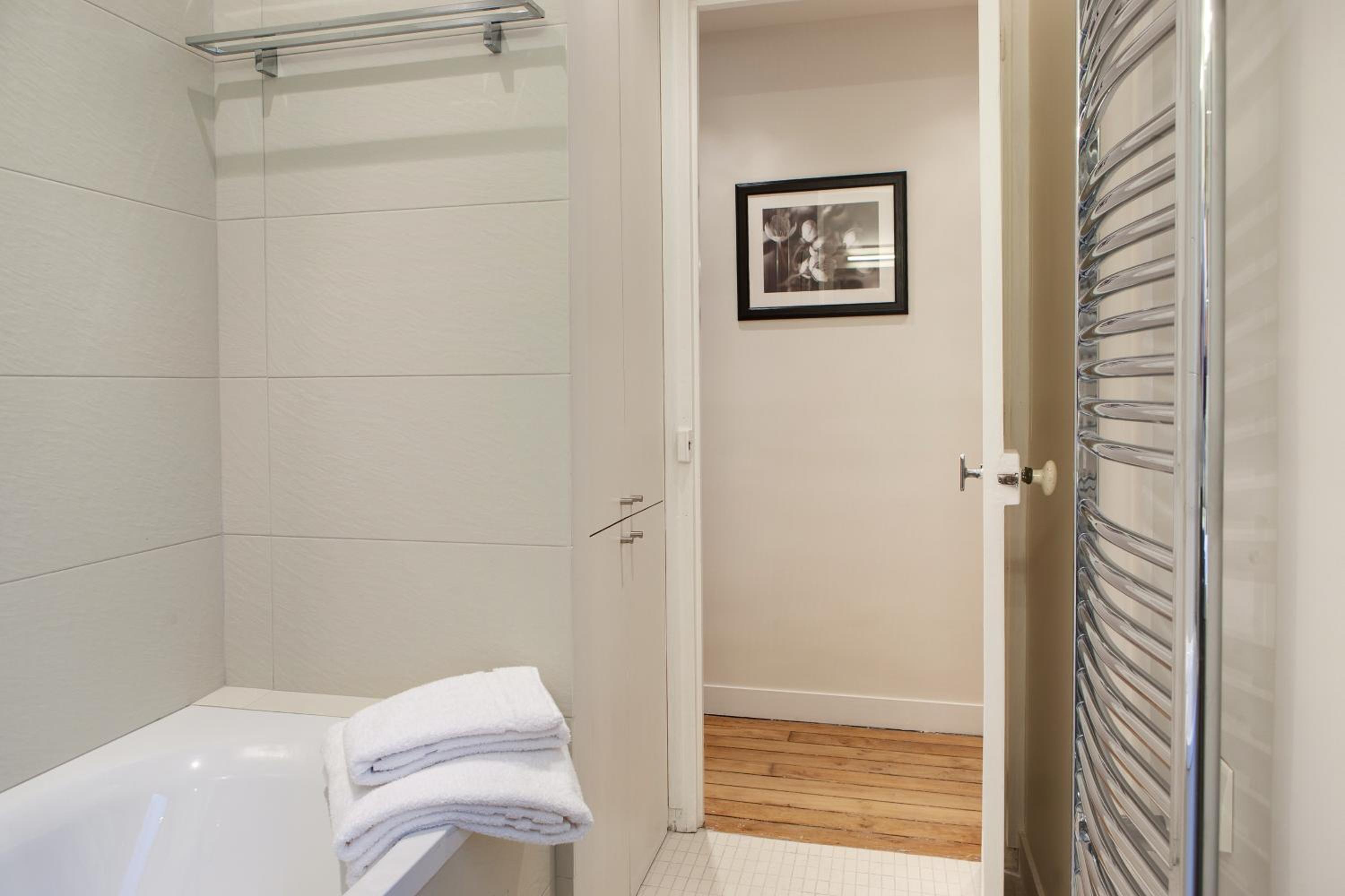 Paris Sevigne Elegant residence