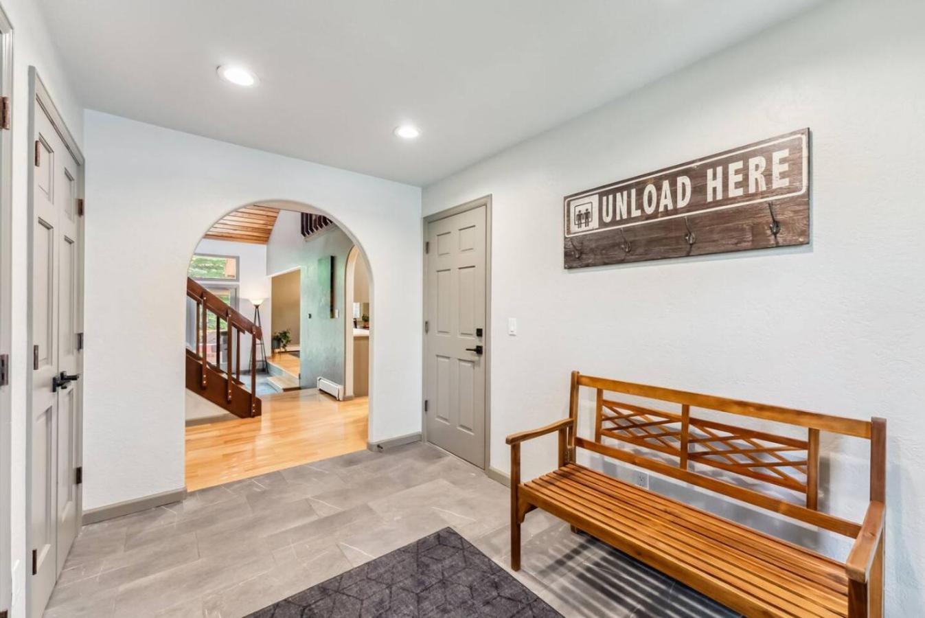 EagleVail Alpine Escape Riverside Luxe W Spa