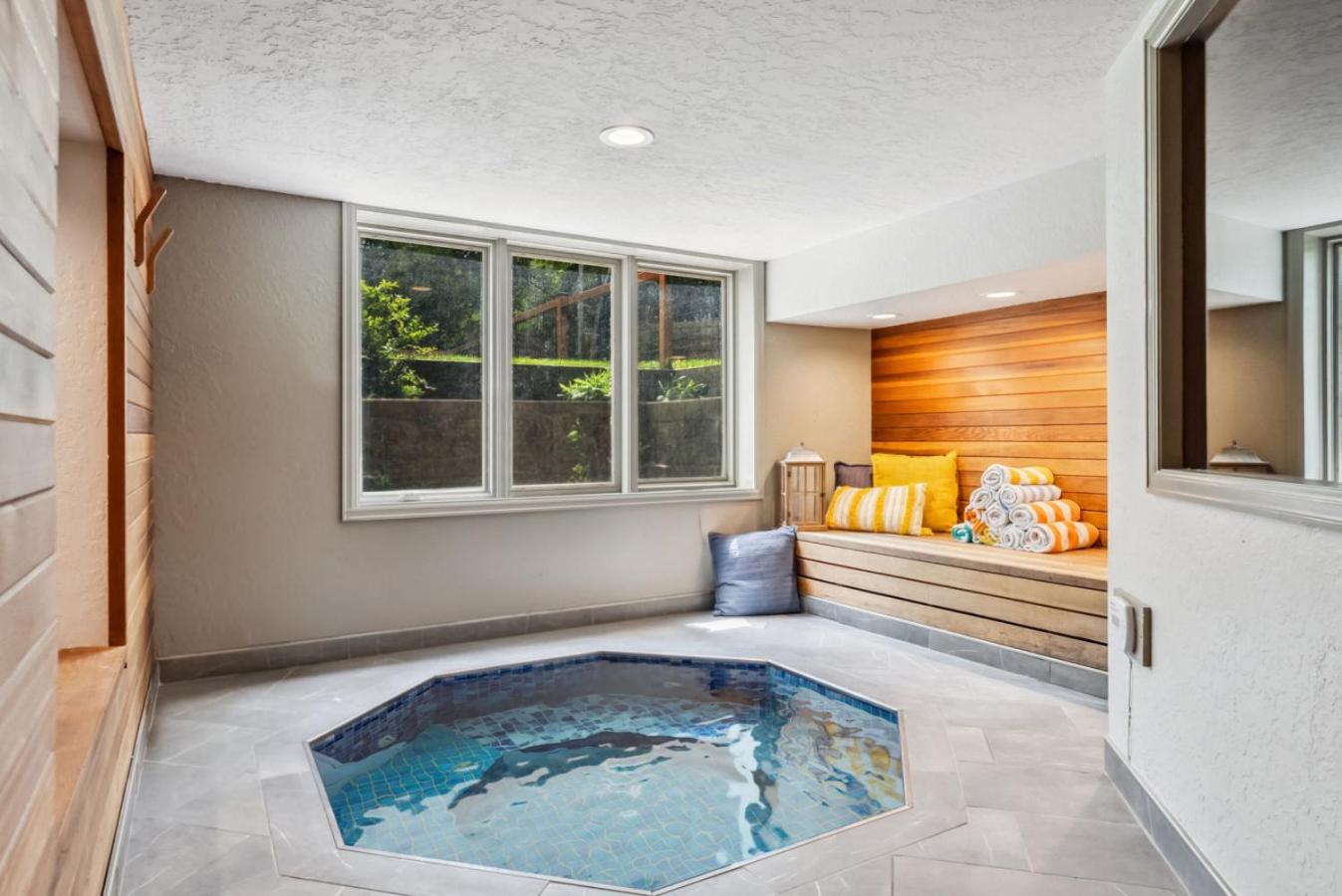 EagleVail Alpine Escape Riverside Luxe W Spa