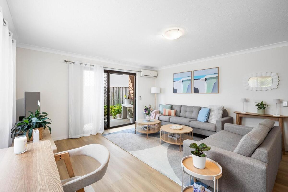 Stylish Modern Oceanside Oasis Free Wi-Fi