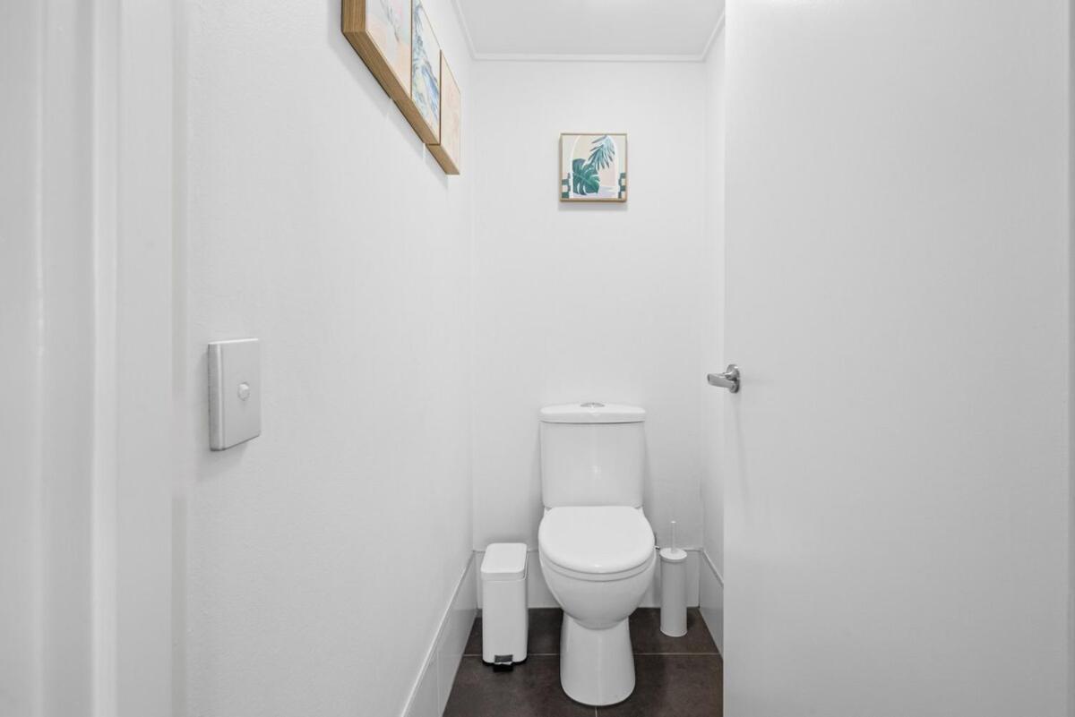 Stylish Modern Oceanside Oasis Free Wi-Fi