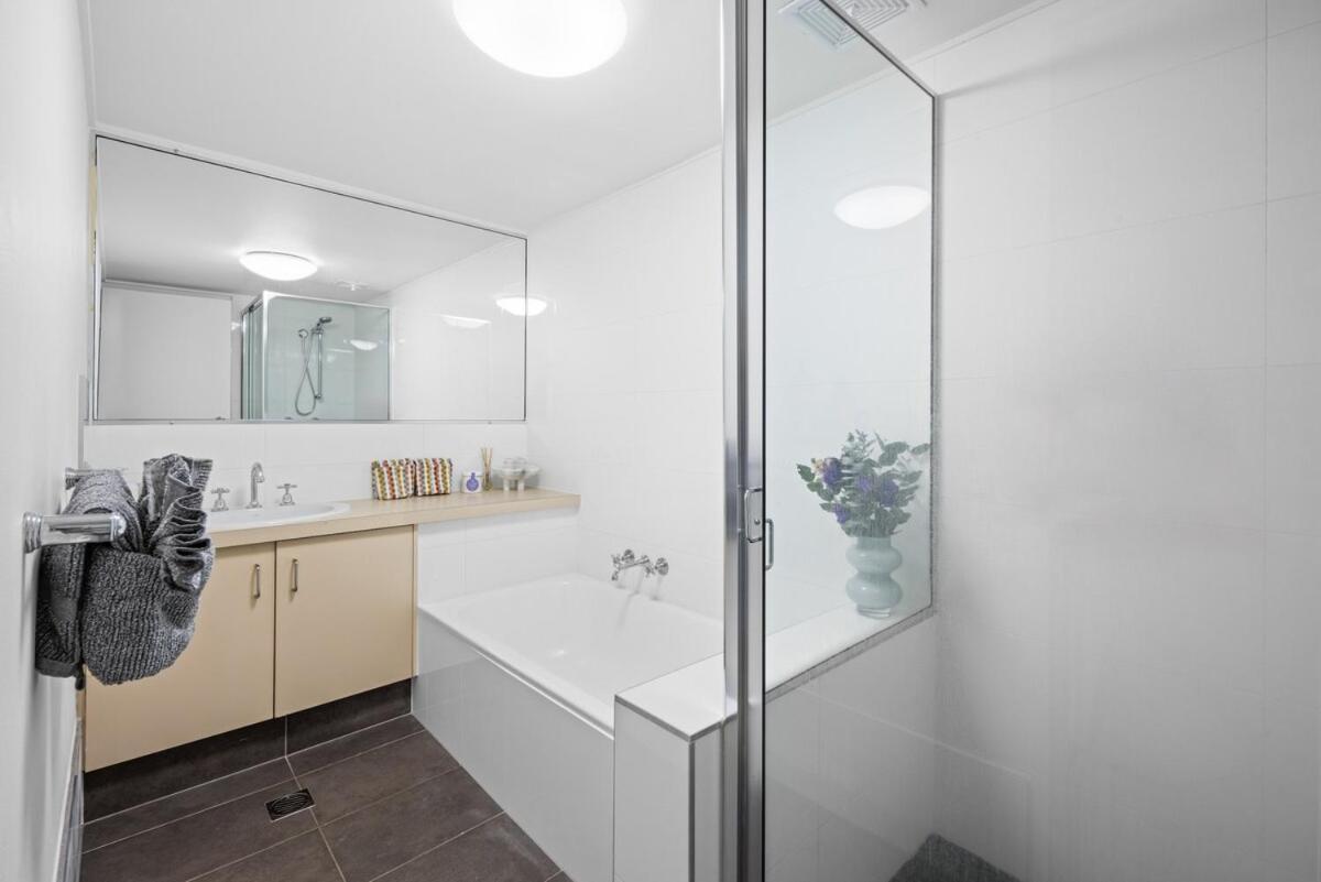 Stylish Modern Oceanside Oasis Free Wi-Fi