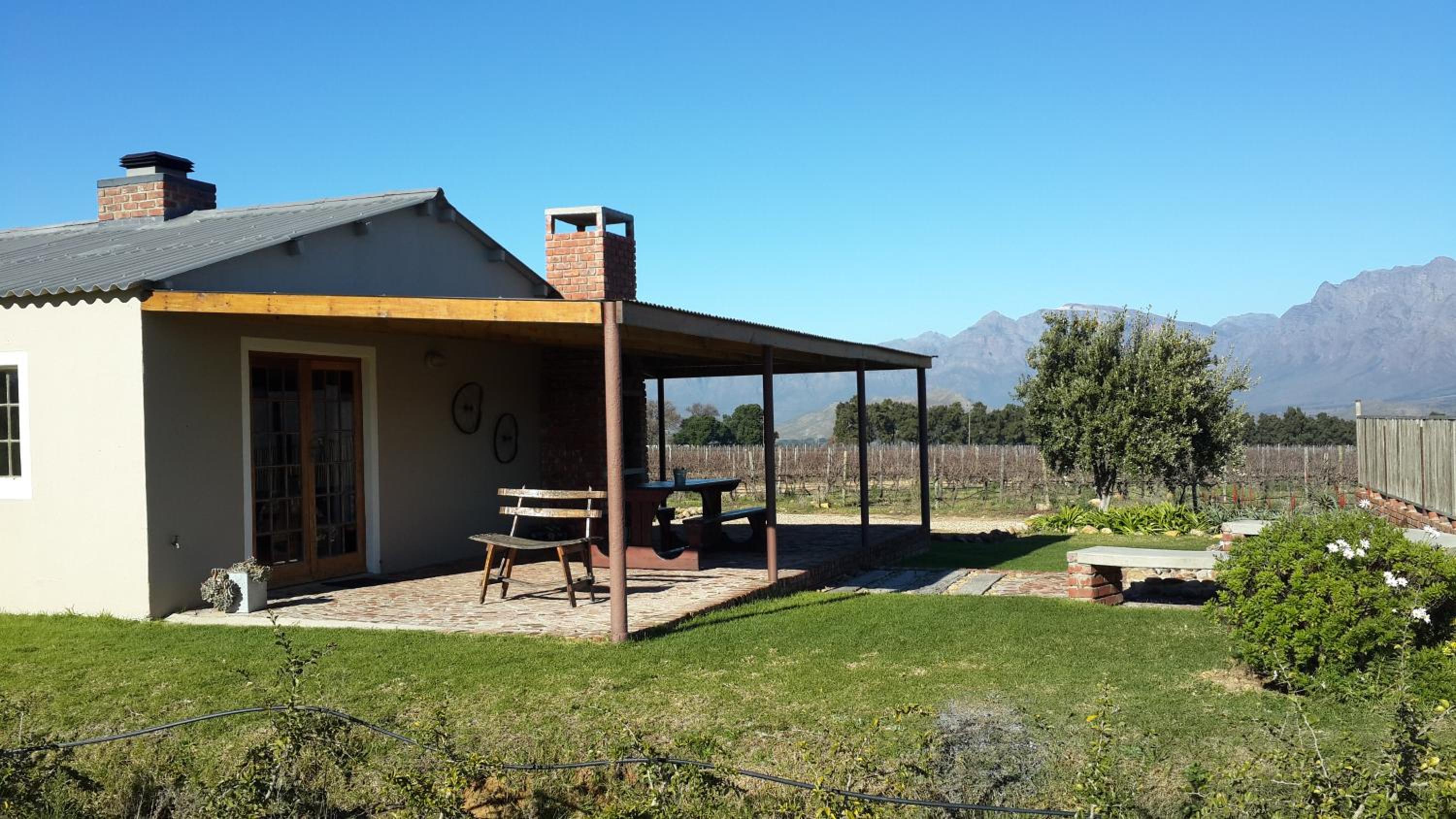 Seven Oaks Vineyard Cottages