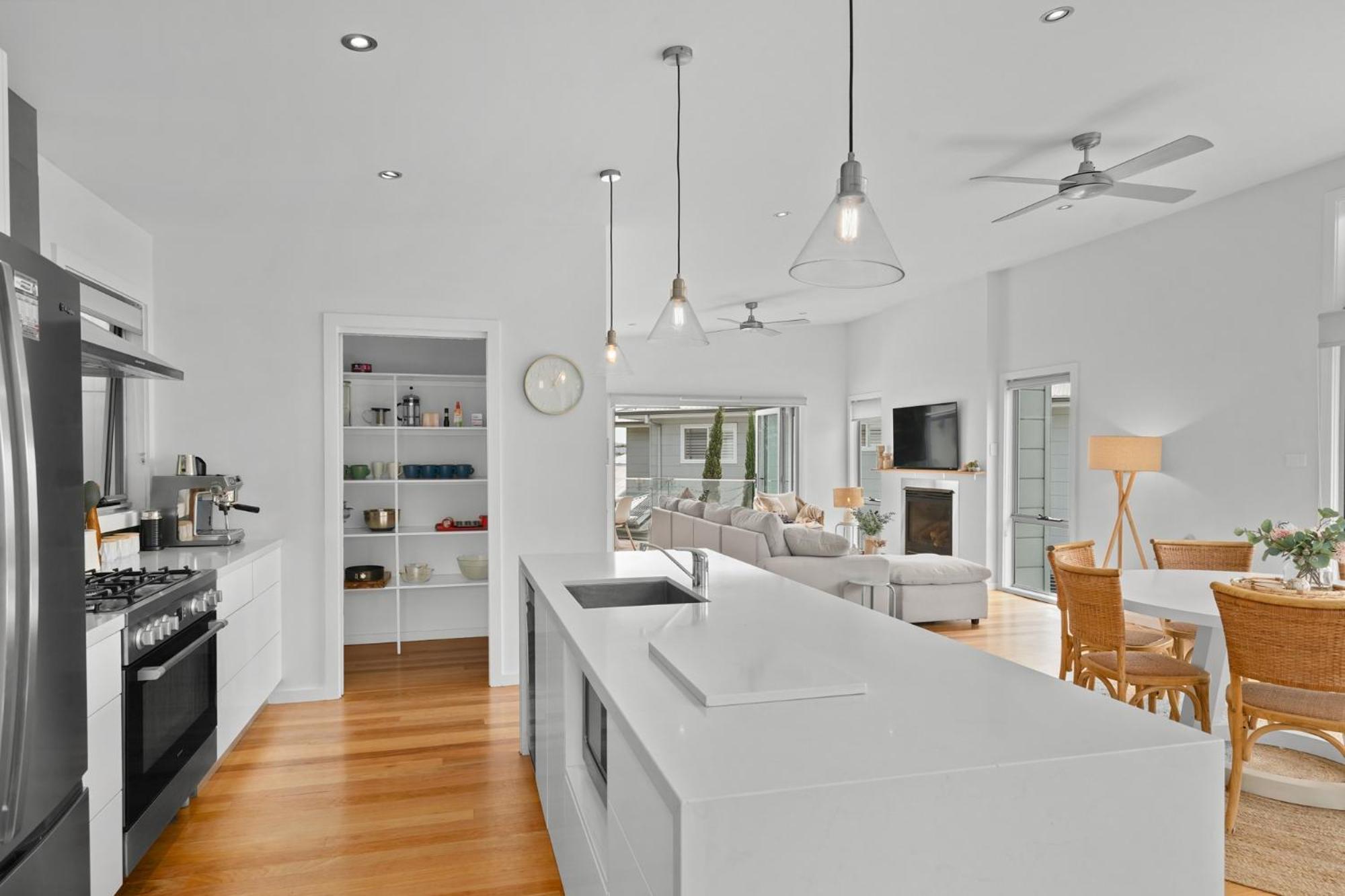 Luxurious 5-Bed Home by Avoca Beach