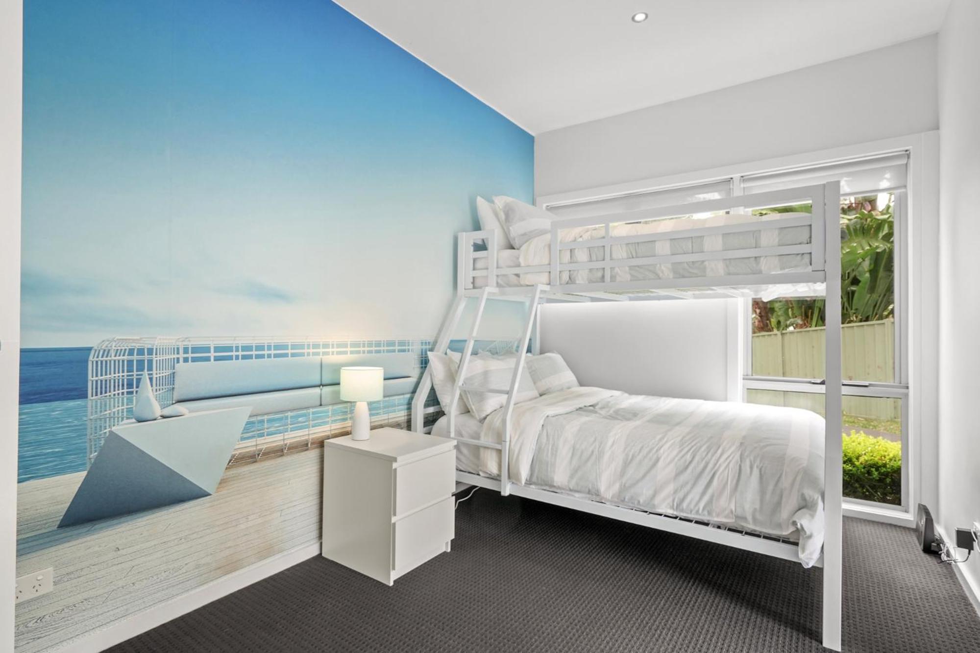 Luxurious 5-Bed Home by Avoca Beach