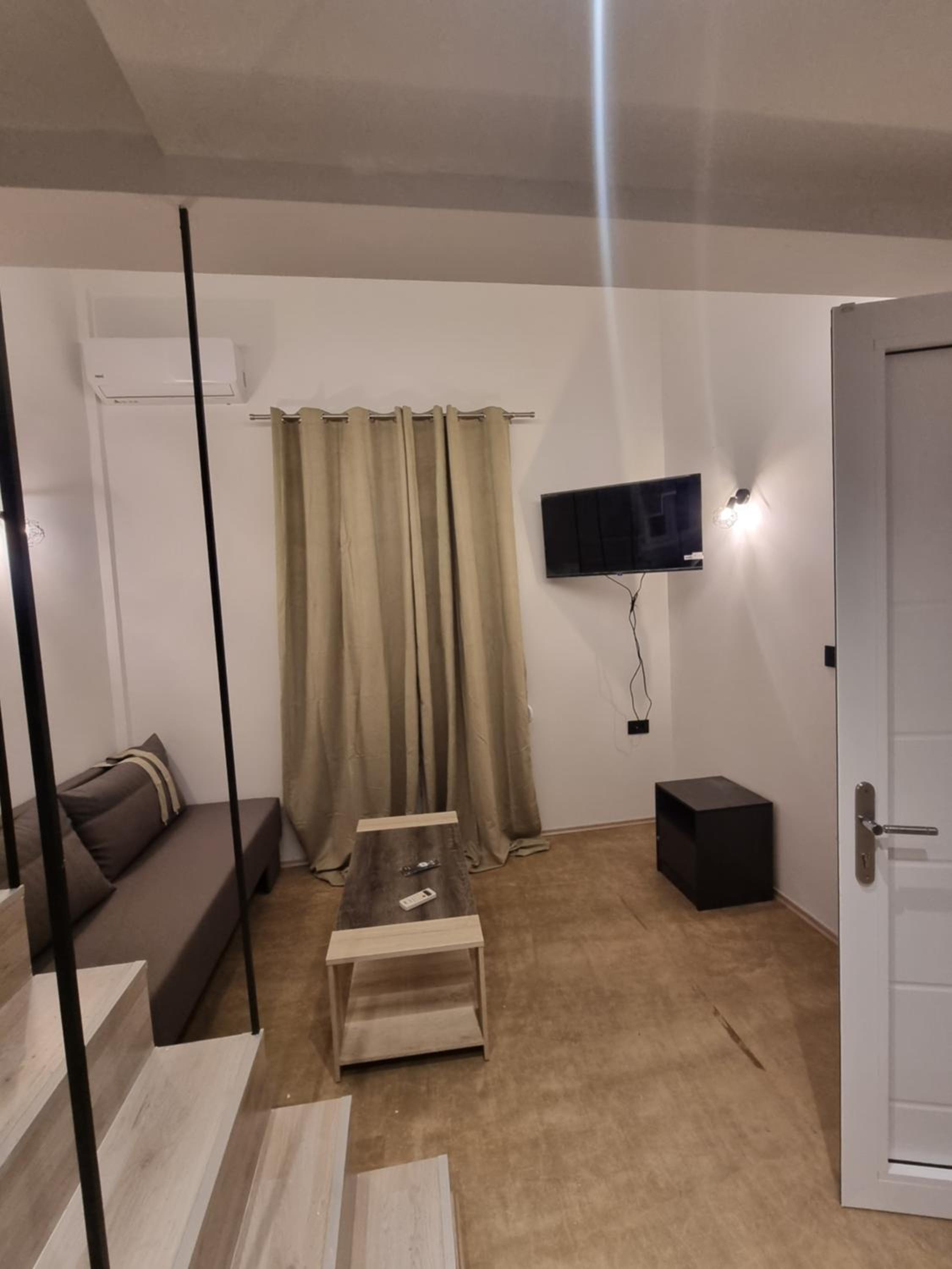SmallHouseLefkada ΘΕΜΑ