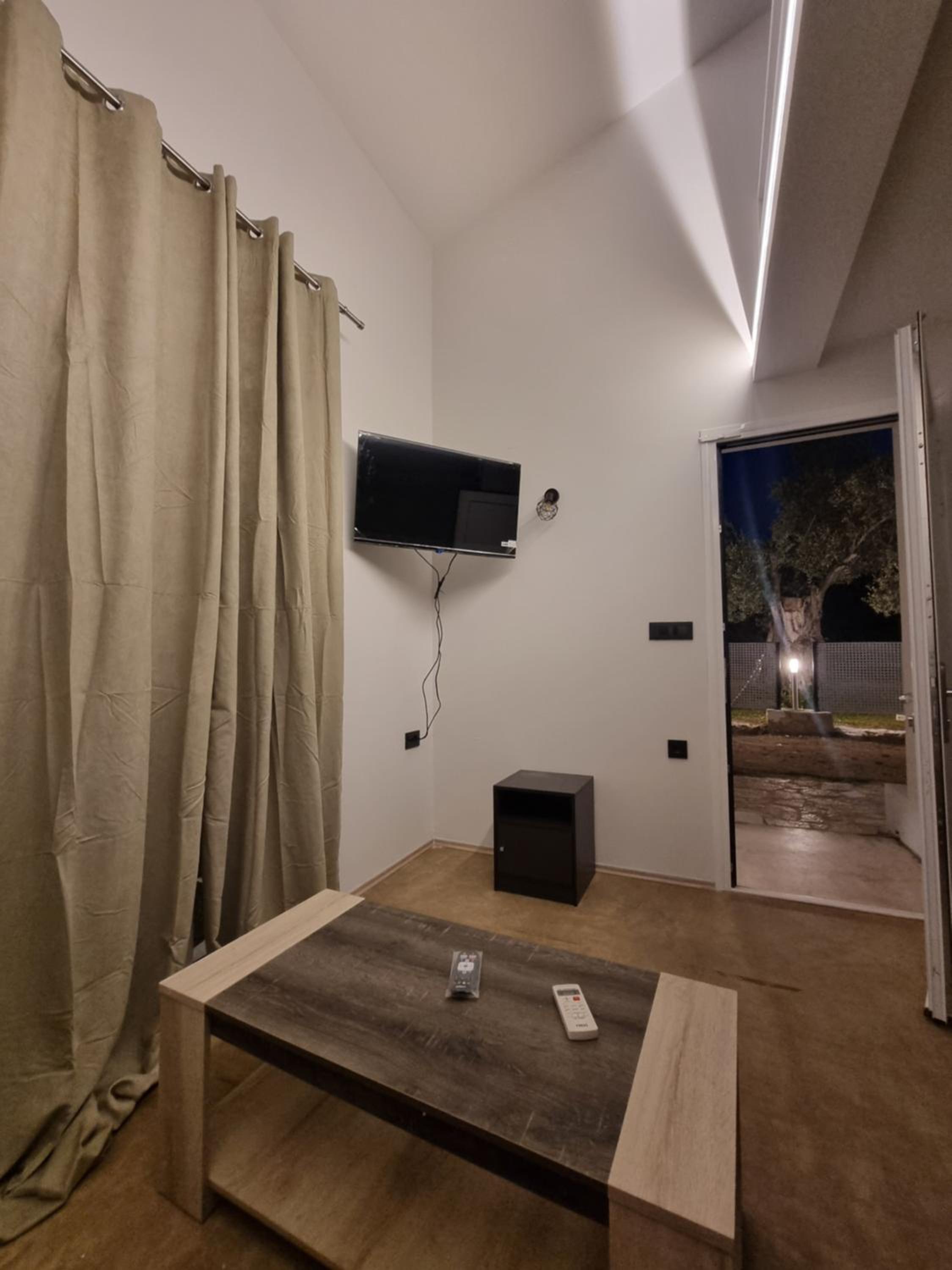 SmallHouseLefkada ΘΕΜΑ