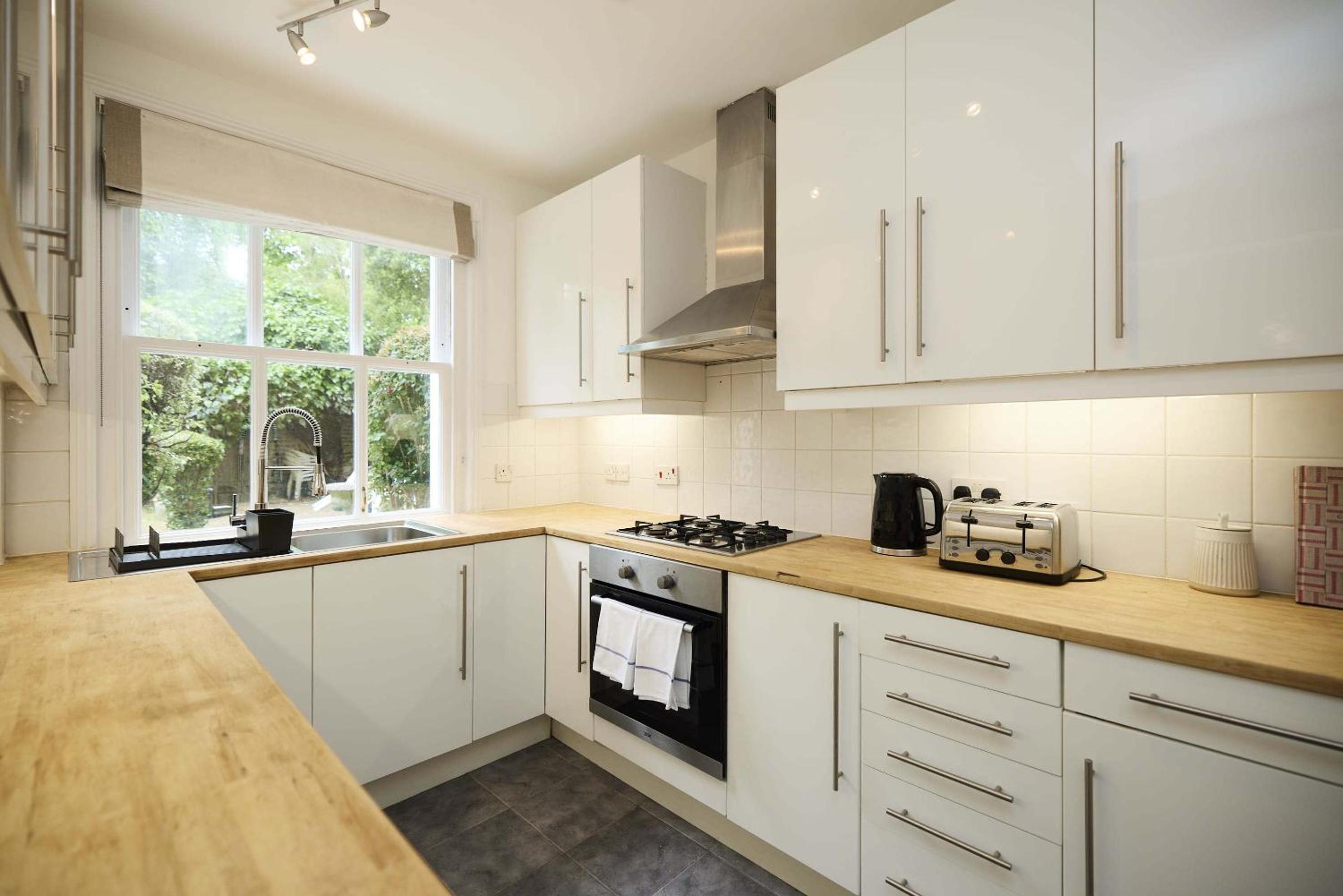 The Carlton Nook - 2BR Apartment with Patio