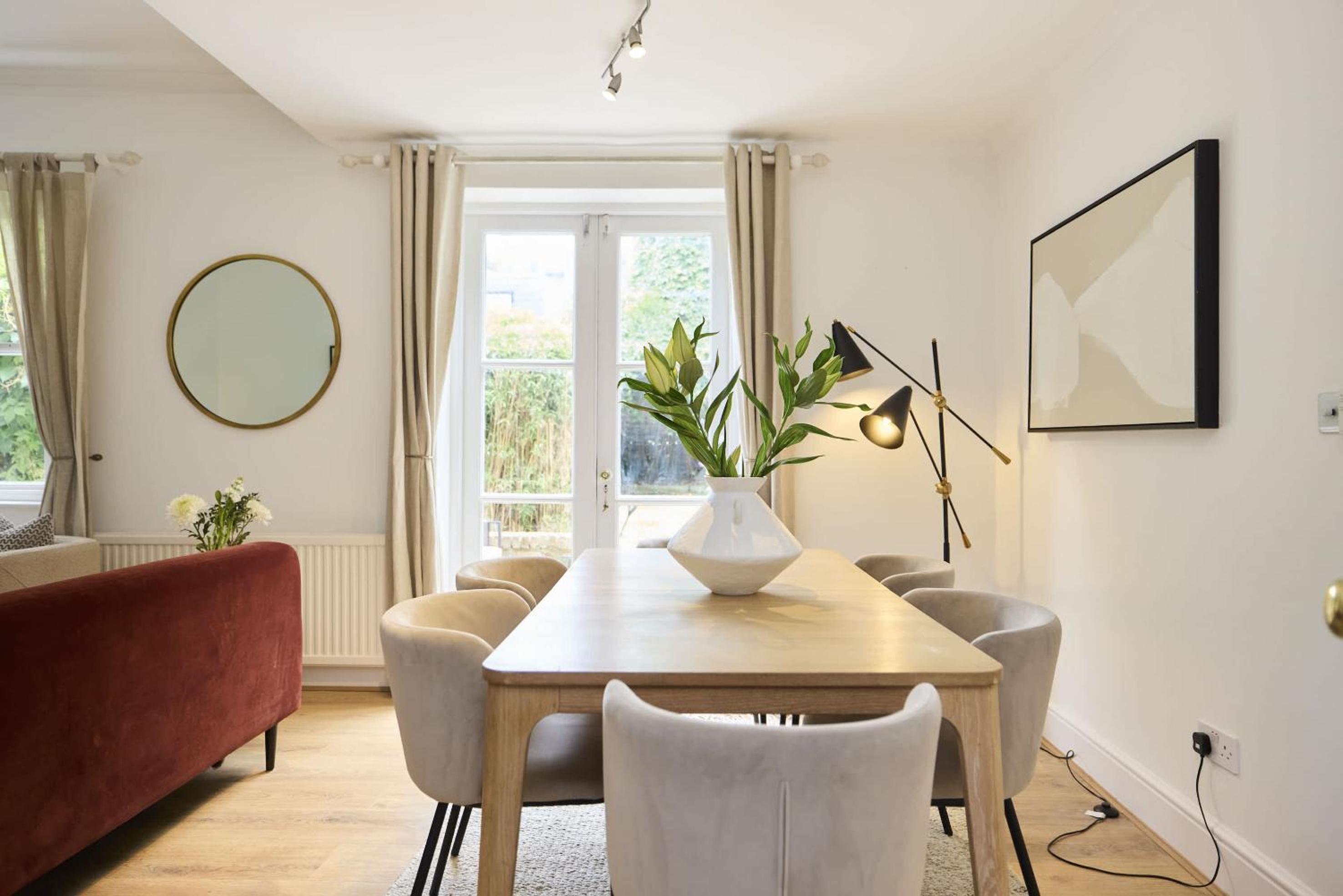 The Carlton Nook - 2BR Apartment with Patio