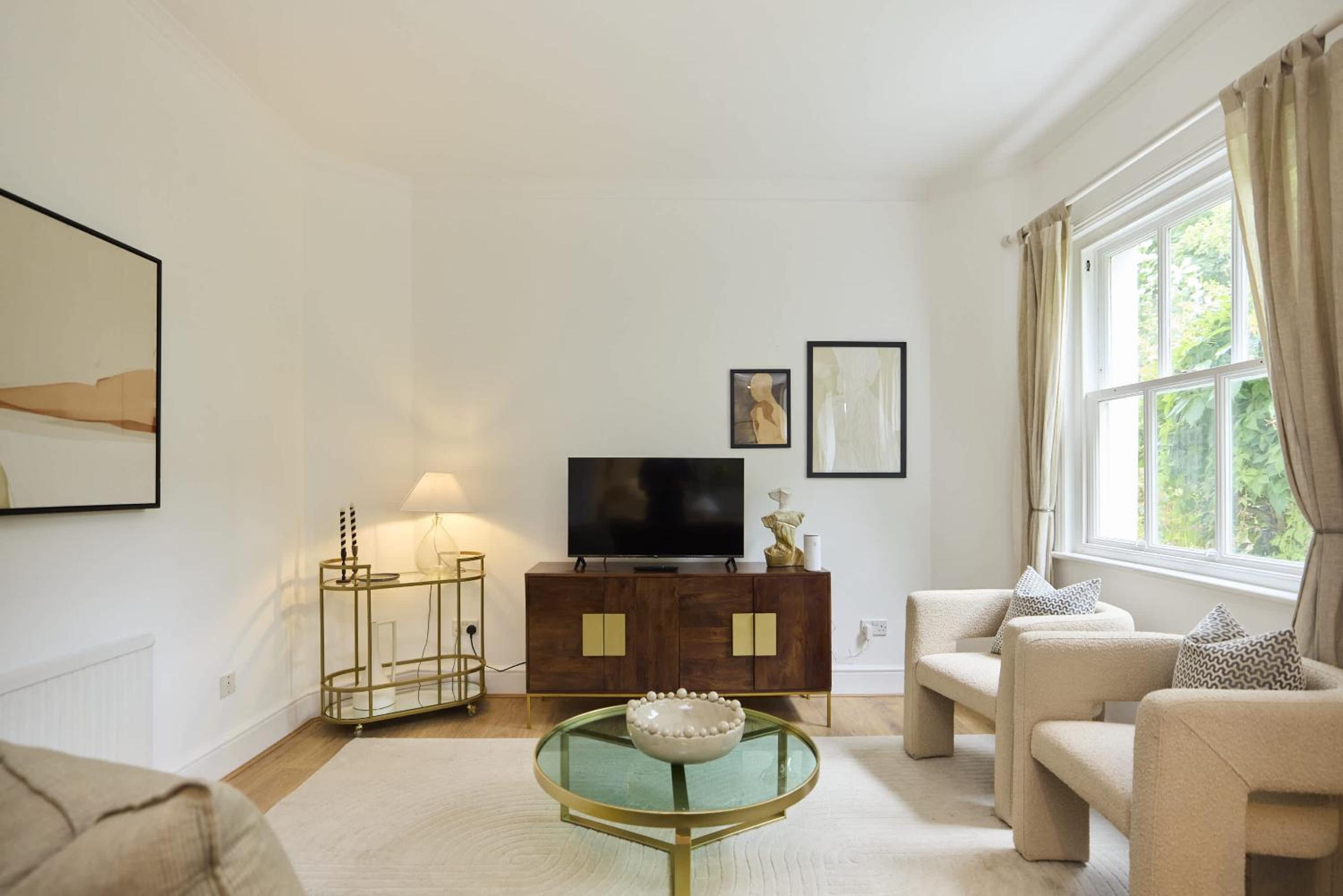 The Carlton Nook - 2BR Apartment with Patio