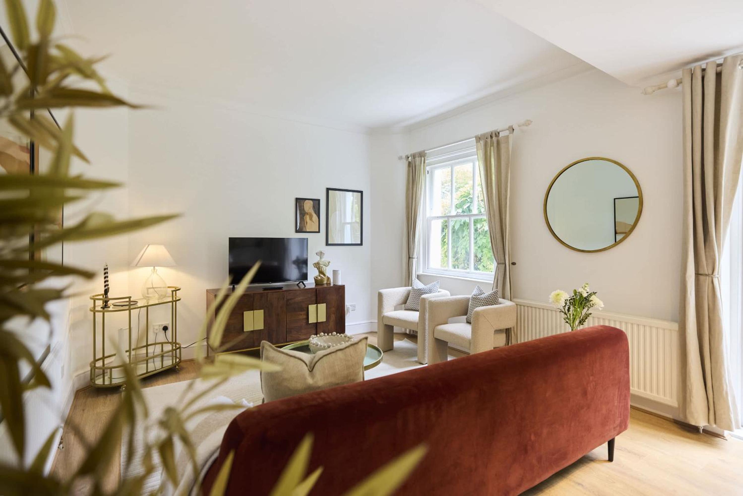 The Carlton Nook - 2BR Apartment with Patio
