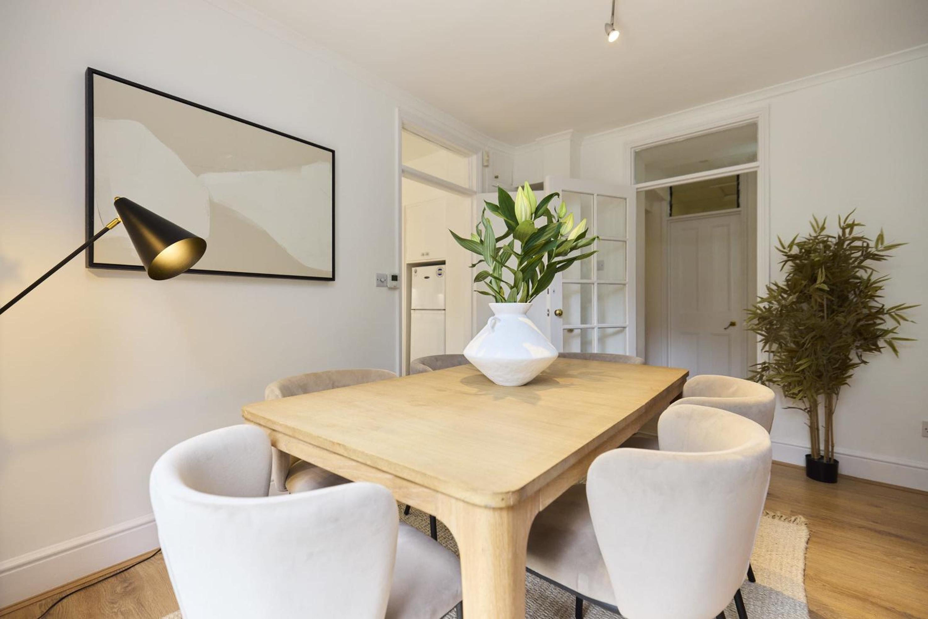 The Carlton Nook - 2BR Apartment with Patio