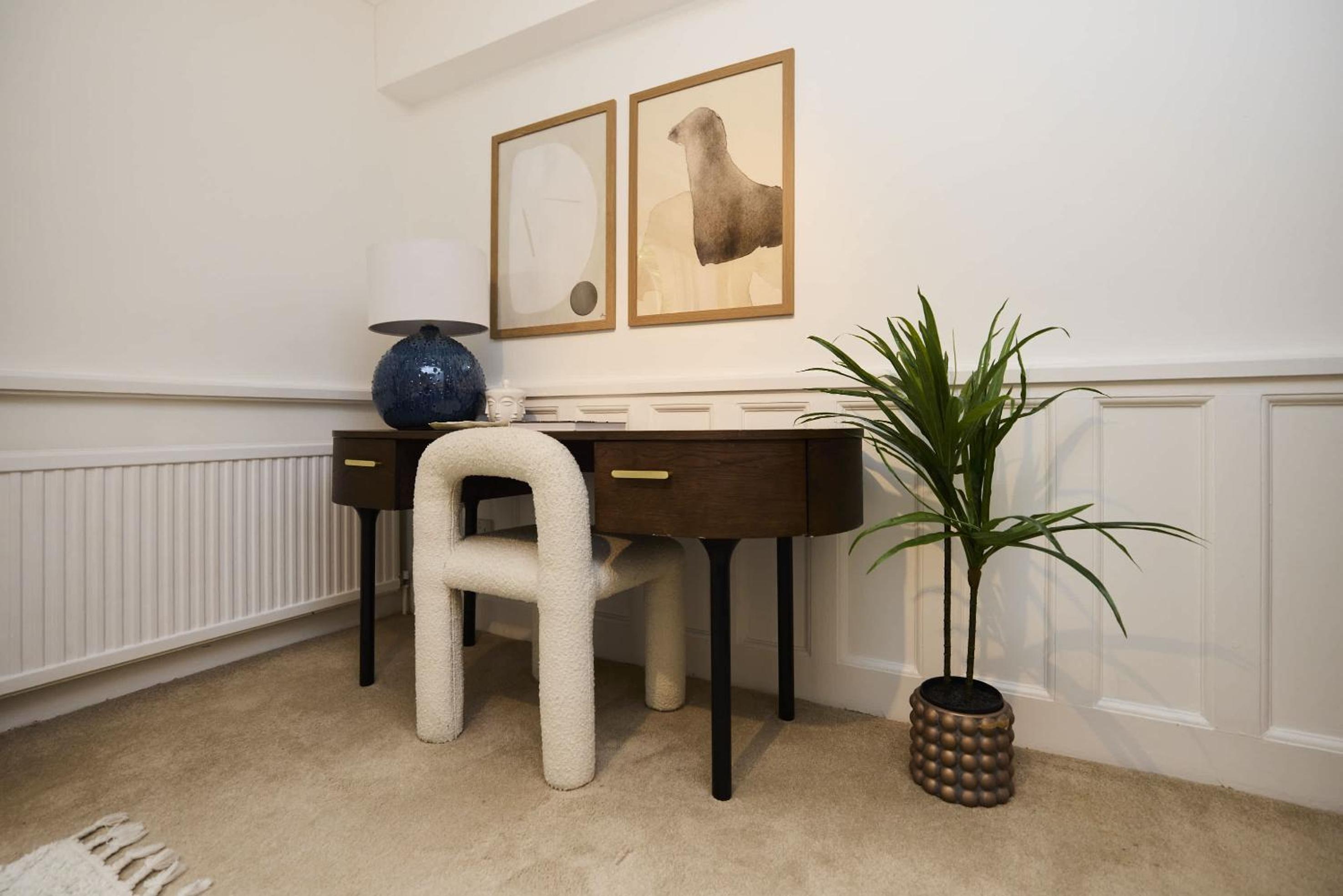 The Carlton Nook - 2BR Apartment with Patio