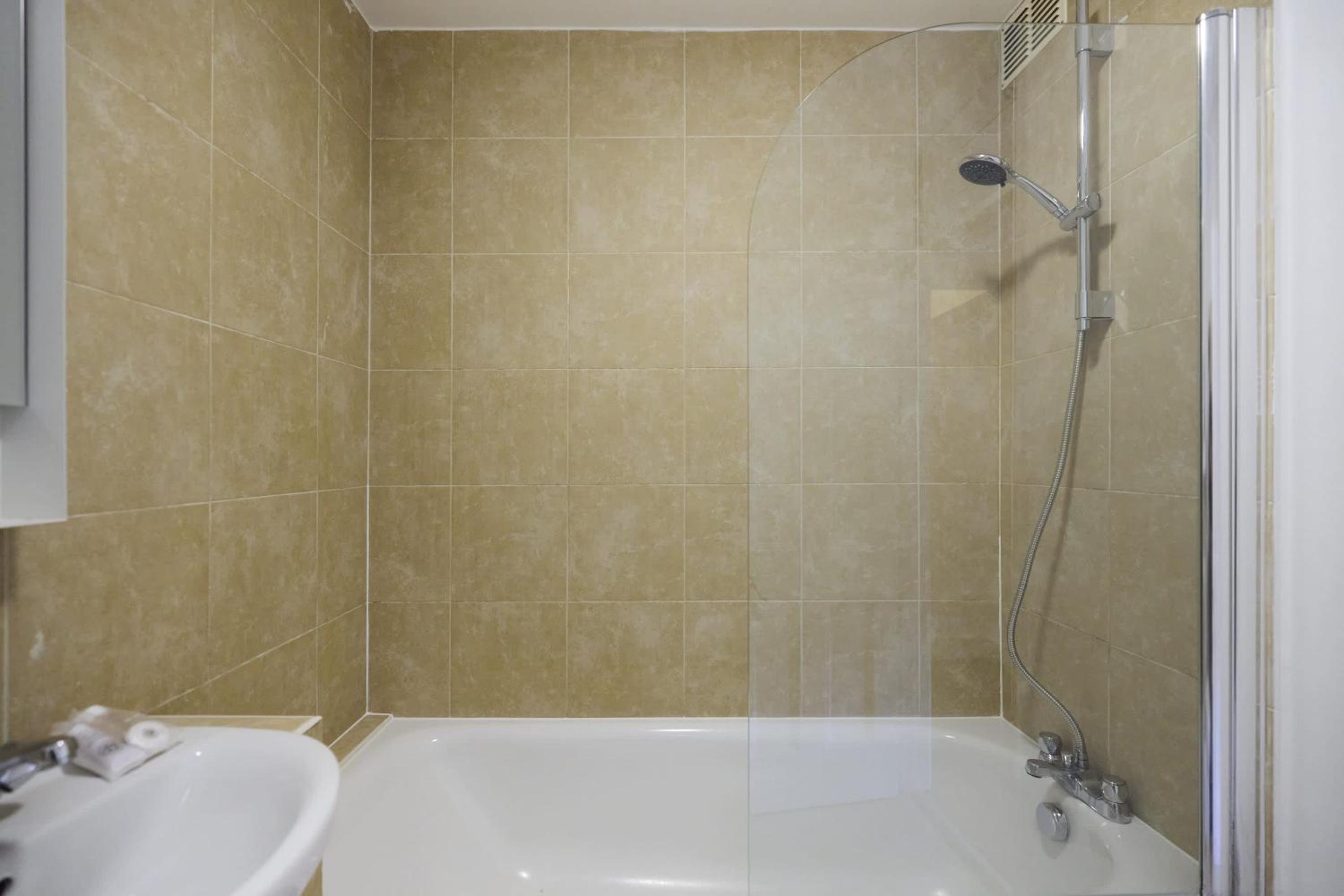 The Carlton Nook - 2BR Apartment with Patio