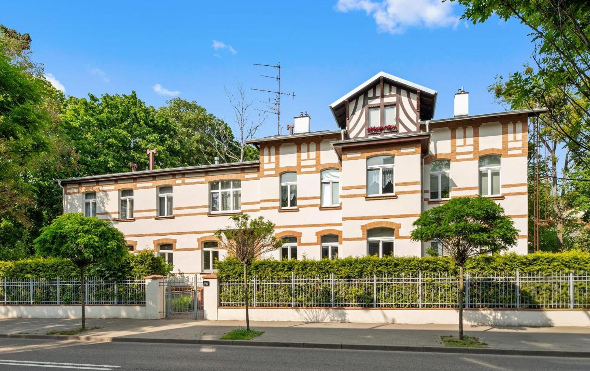 Capri - Cozy & Comfortable near Sopot Beach by Lion Apartments
