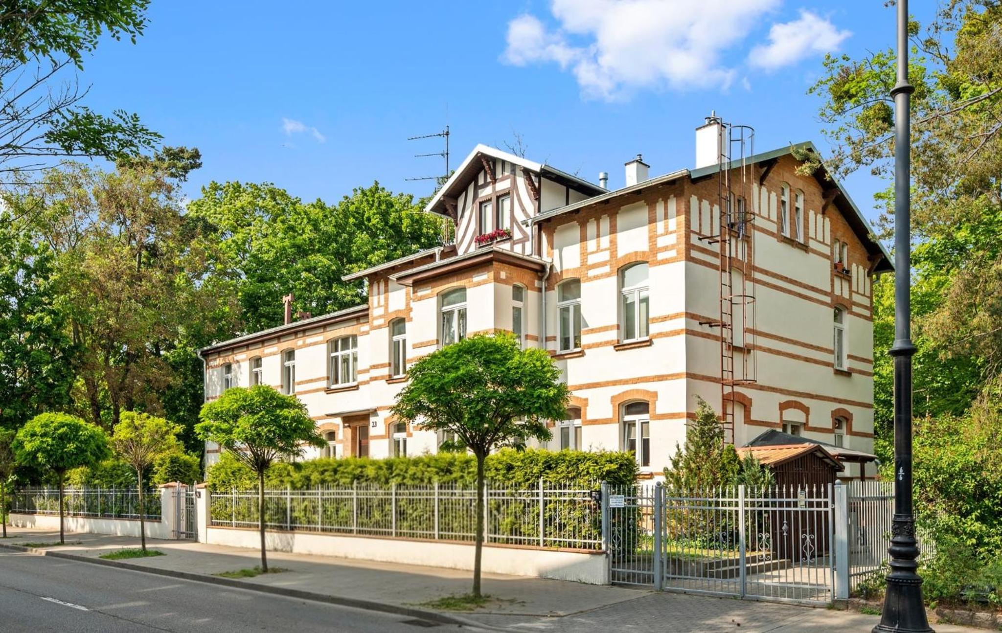 Capri - Cozy & Comfortable near Sopot Beach by Lion Apartments