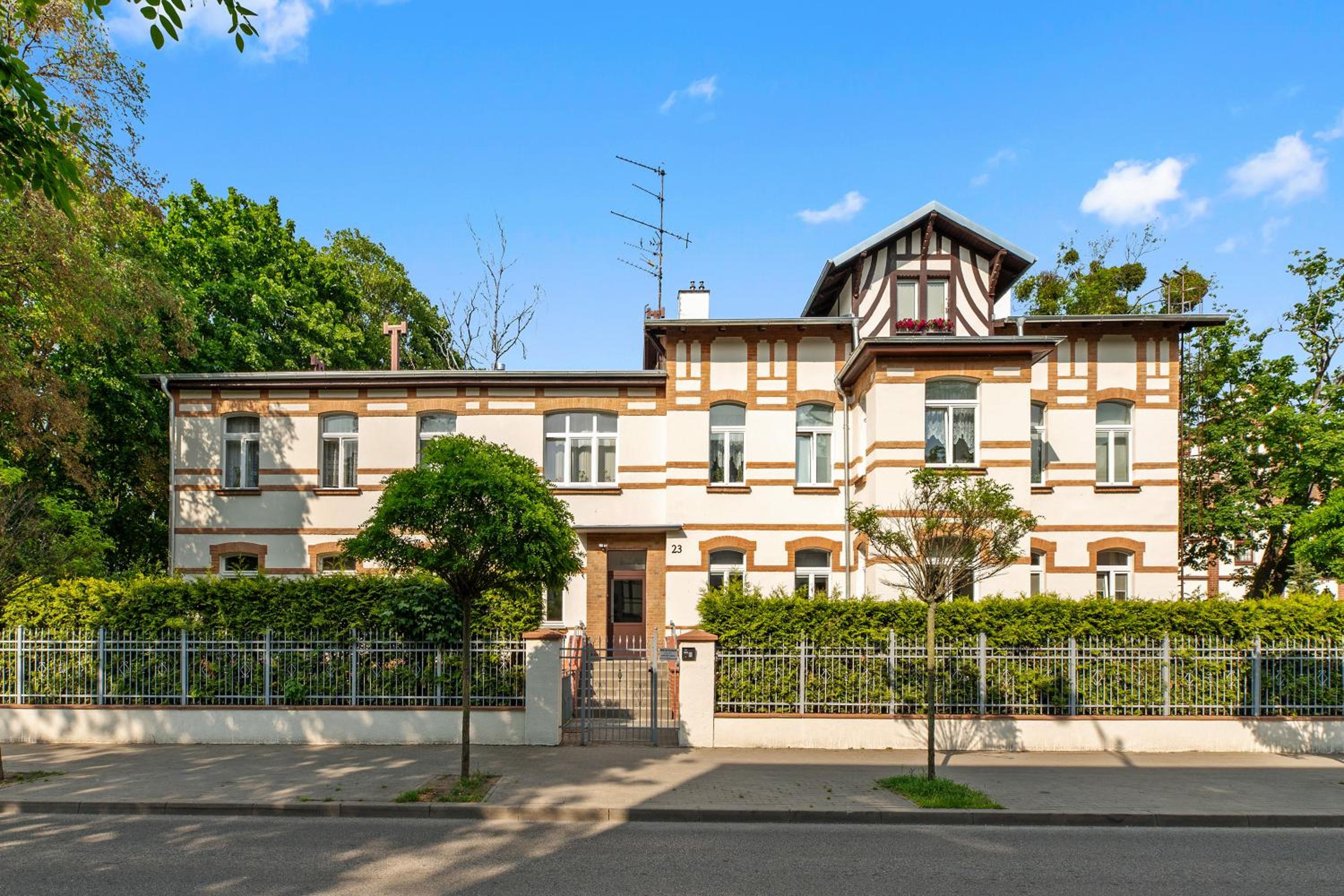 Capri - Cozy & Comfortable near Sopot Beach by Lion Apartments