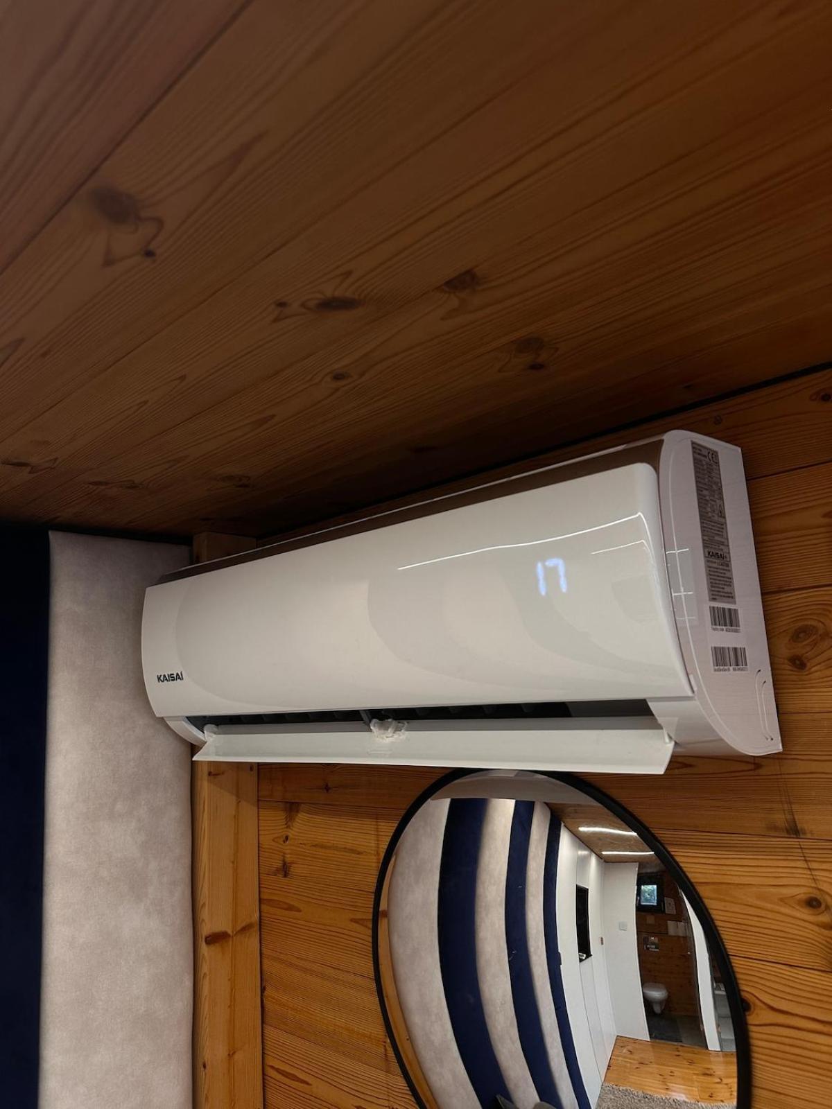 Ruheoase am Wasser, Sauna-Hausboot in Naturidylle