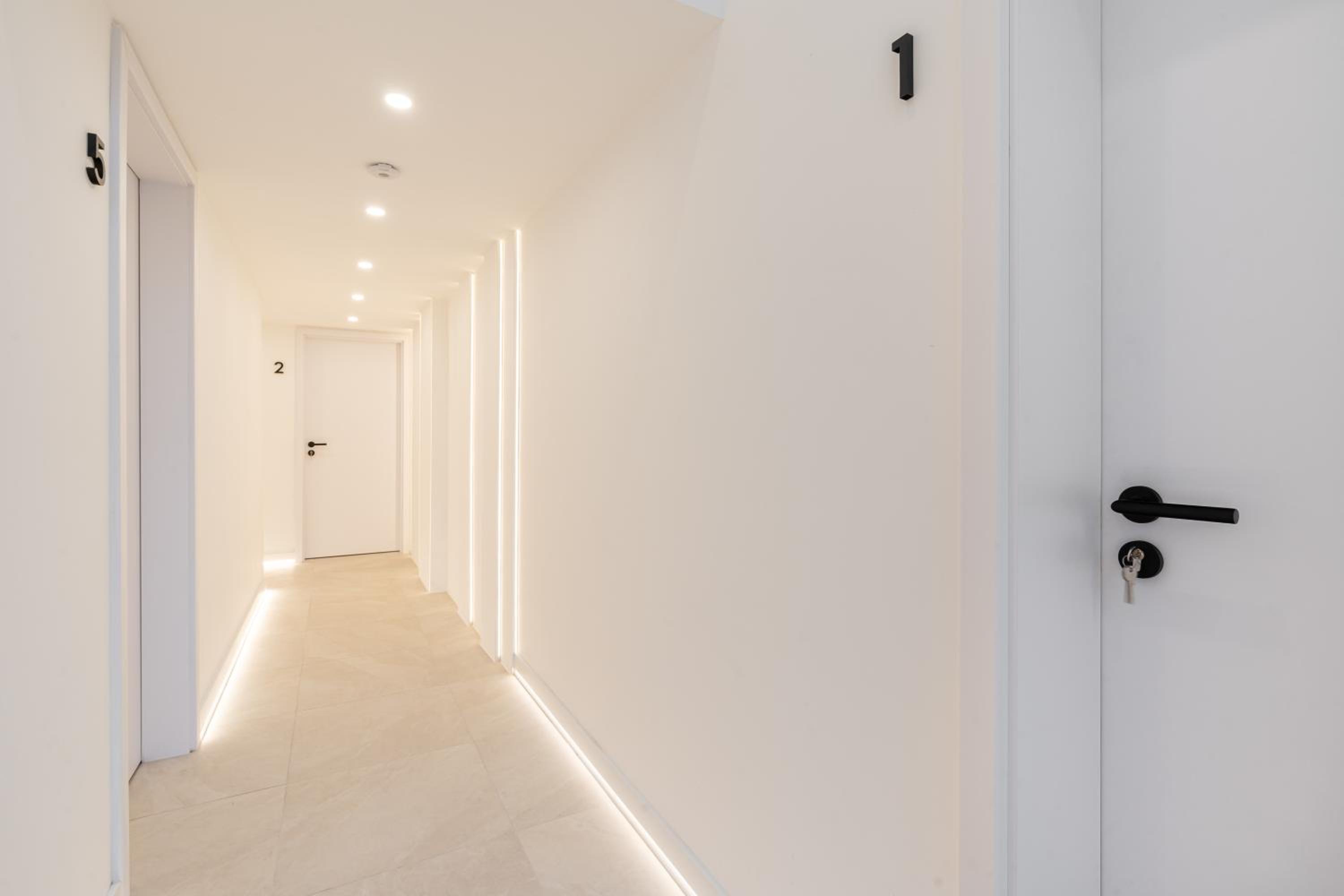 E22 - Boutique Apartments, Best Location by BQA