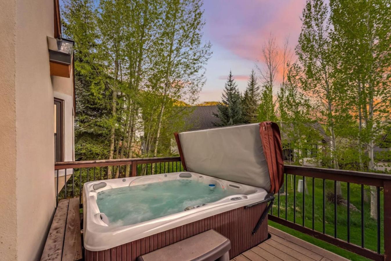 Matterhorn Haven LUXE Vail Retreat w Hot Tub