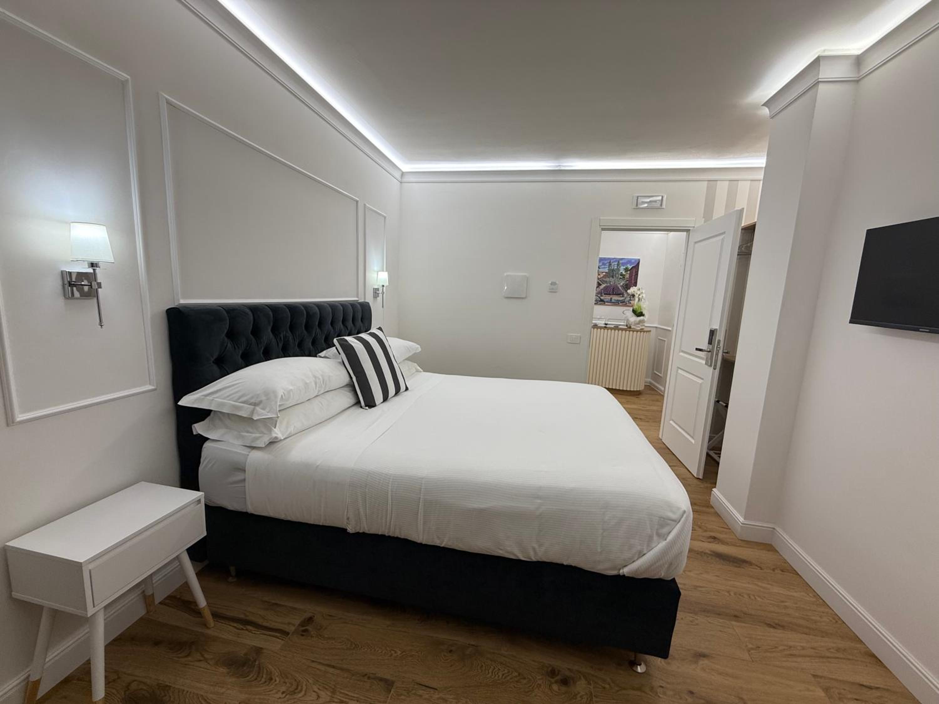 Emy Suites