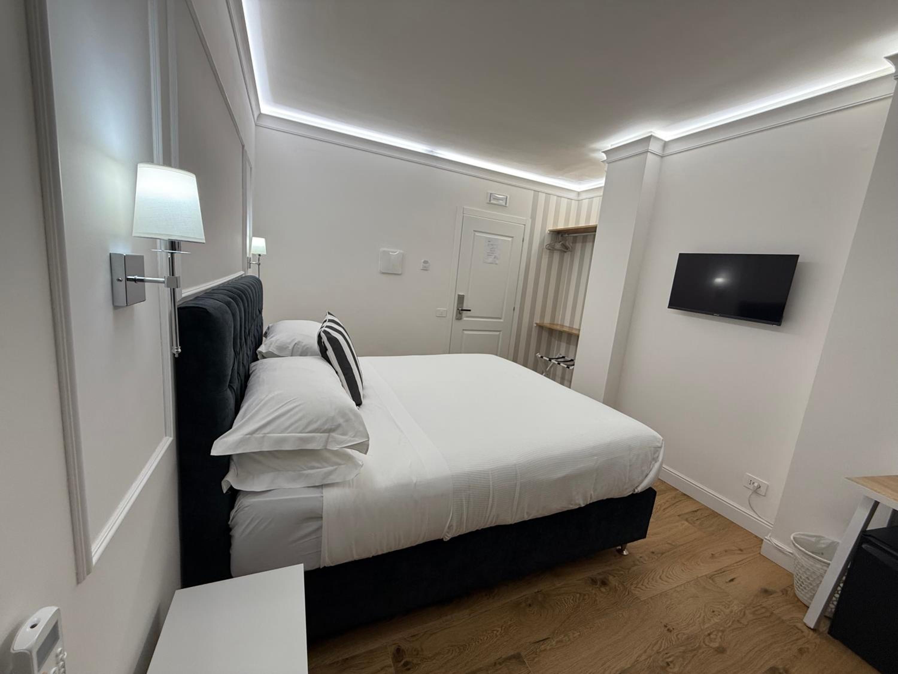 Emy Suites