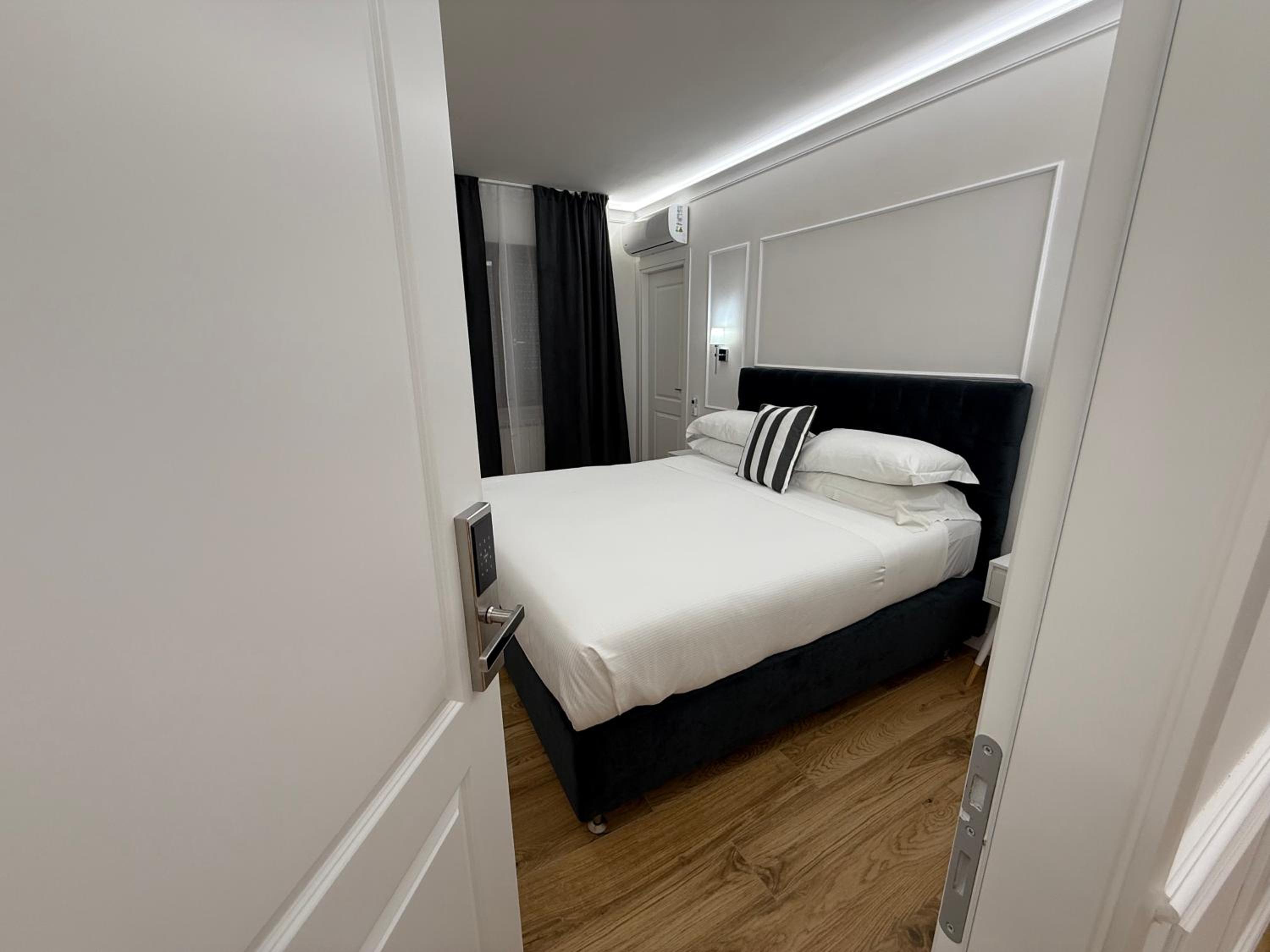 Emy Suites