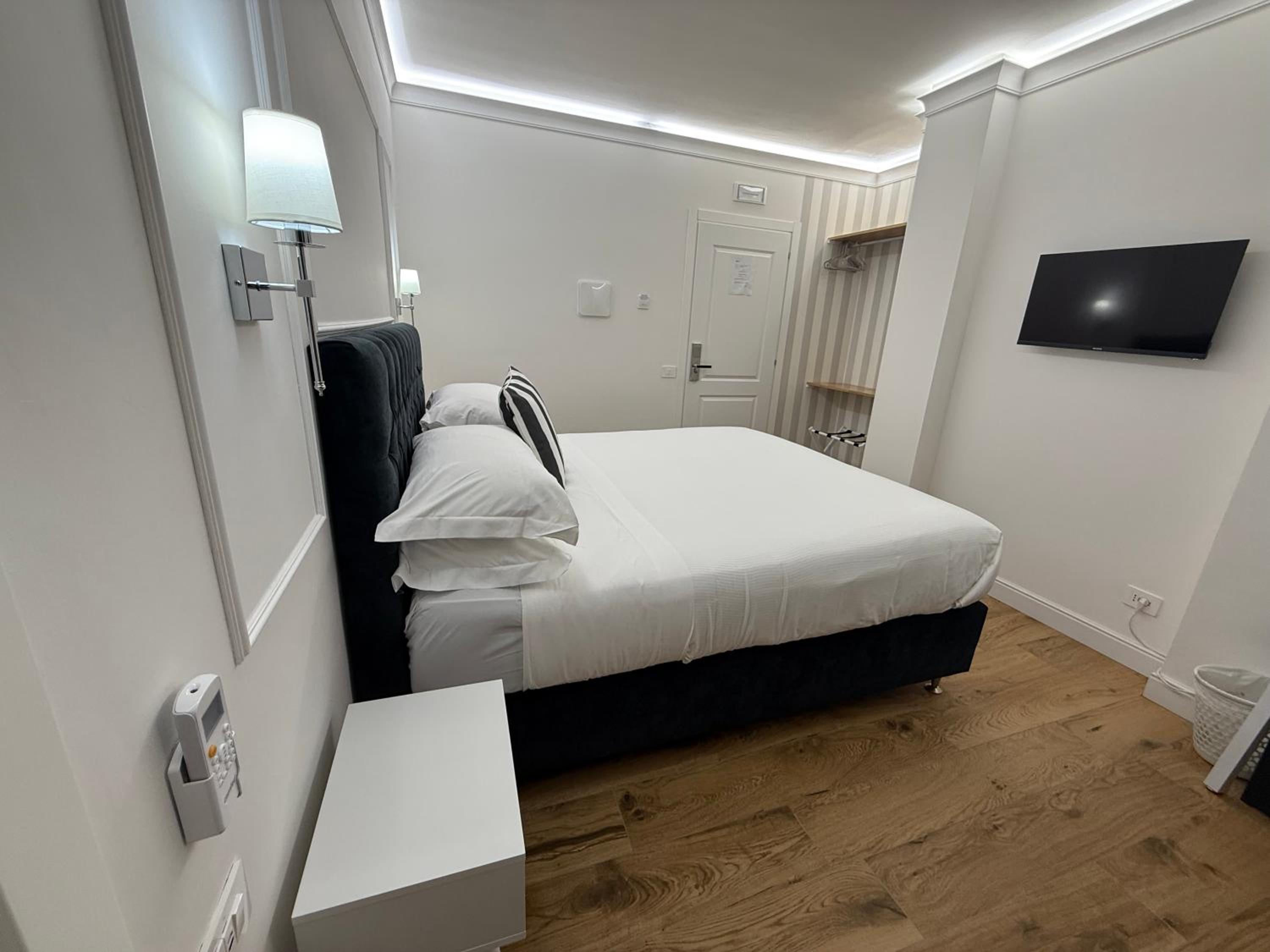 Emy Suites