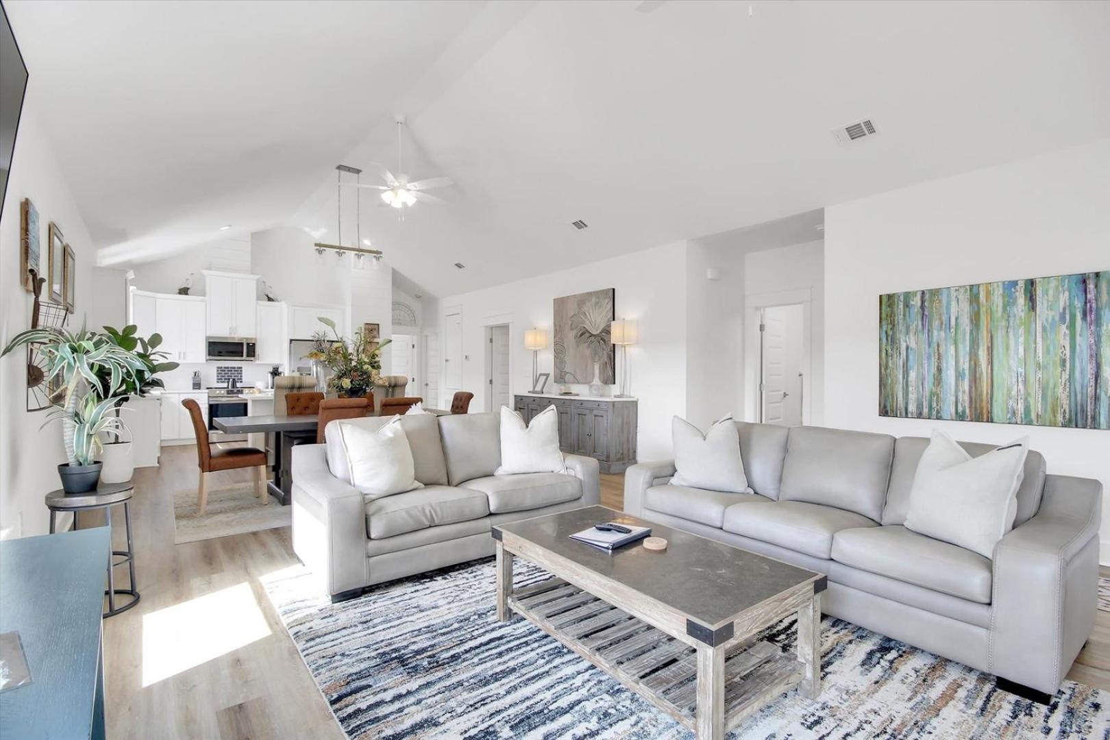 Stylish Family Stay 3BR3BA Balcony BBQ
