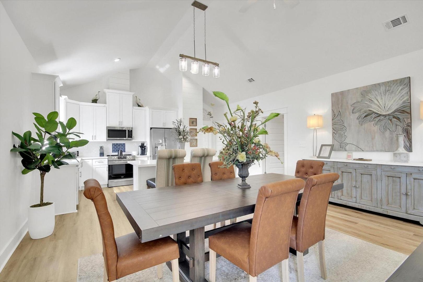 Stylish Family Stay 3BR3BA Balcony BBQ