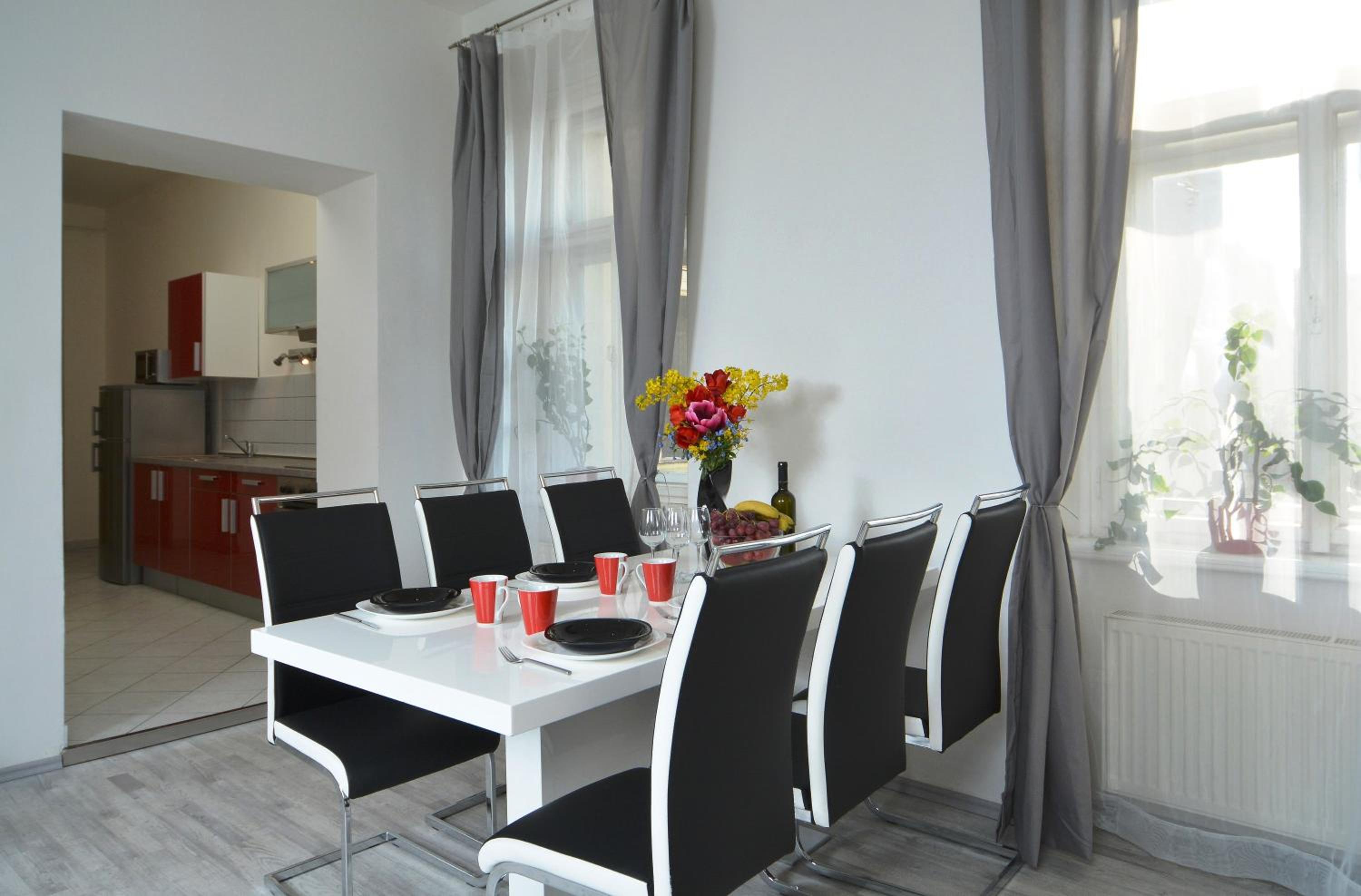 Navratilova Apartments