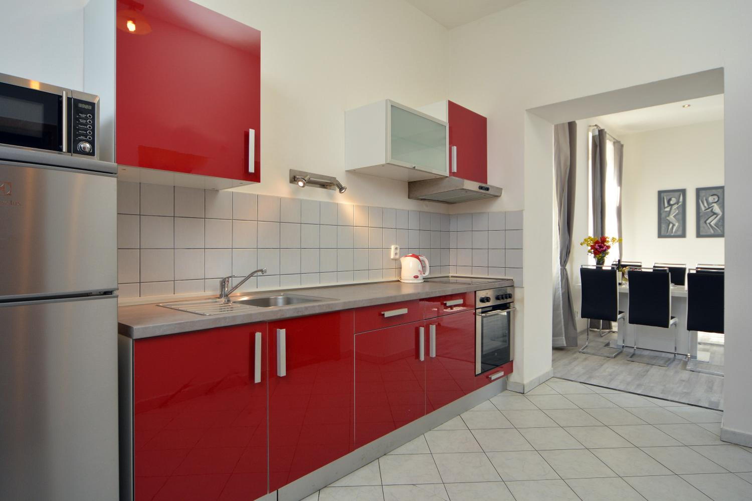 Navratilova Apartments