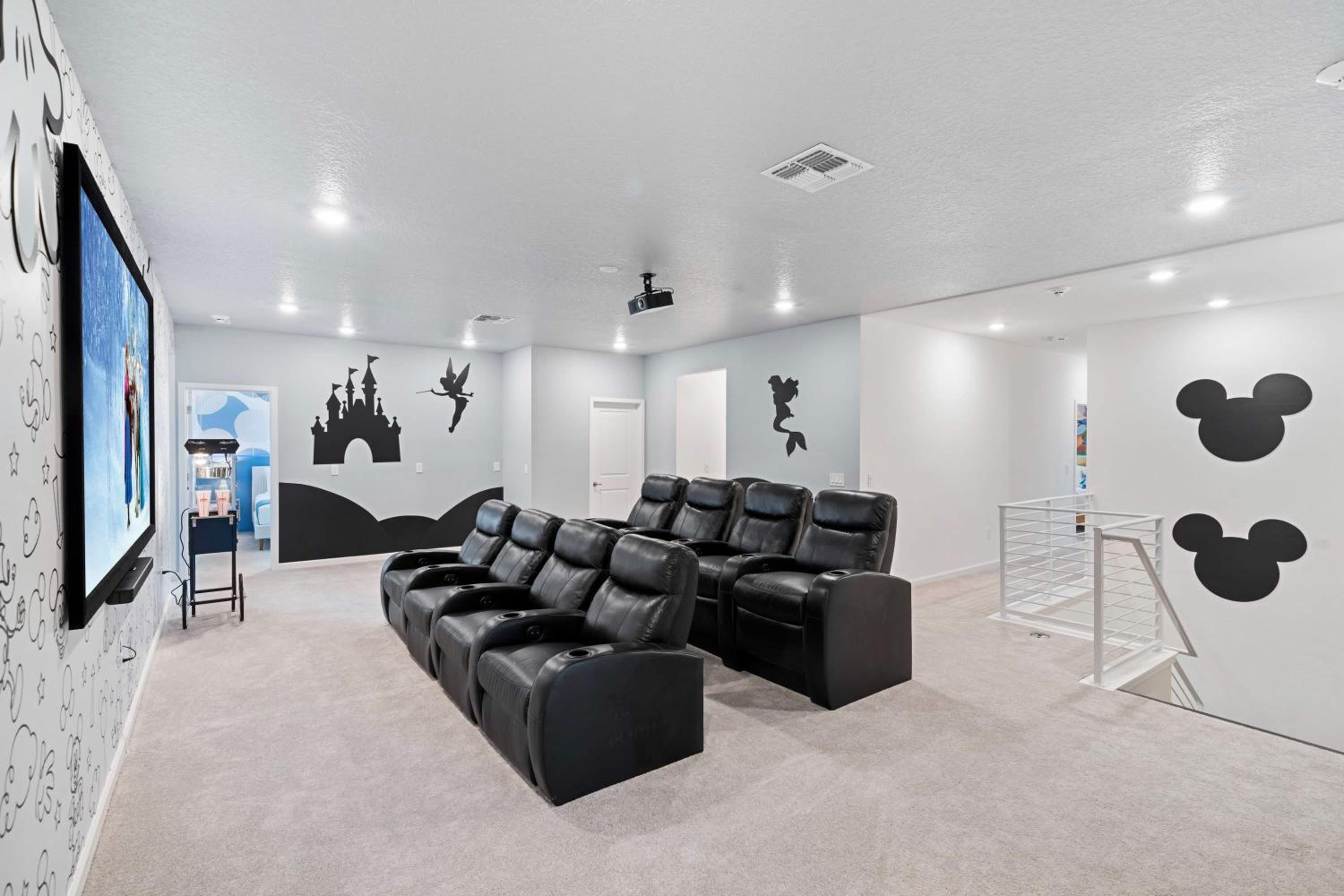 Upstay 15BR Villa w Games Room, Pool & Cinema