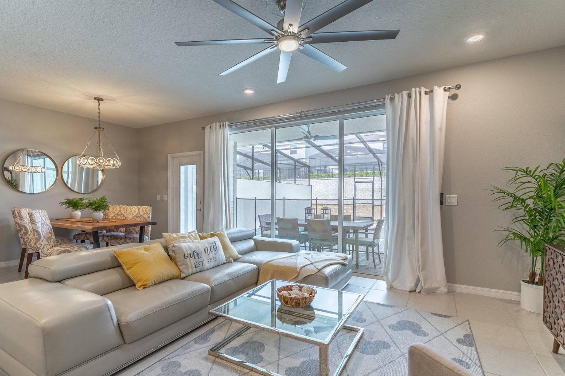 886 Windsor Island