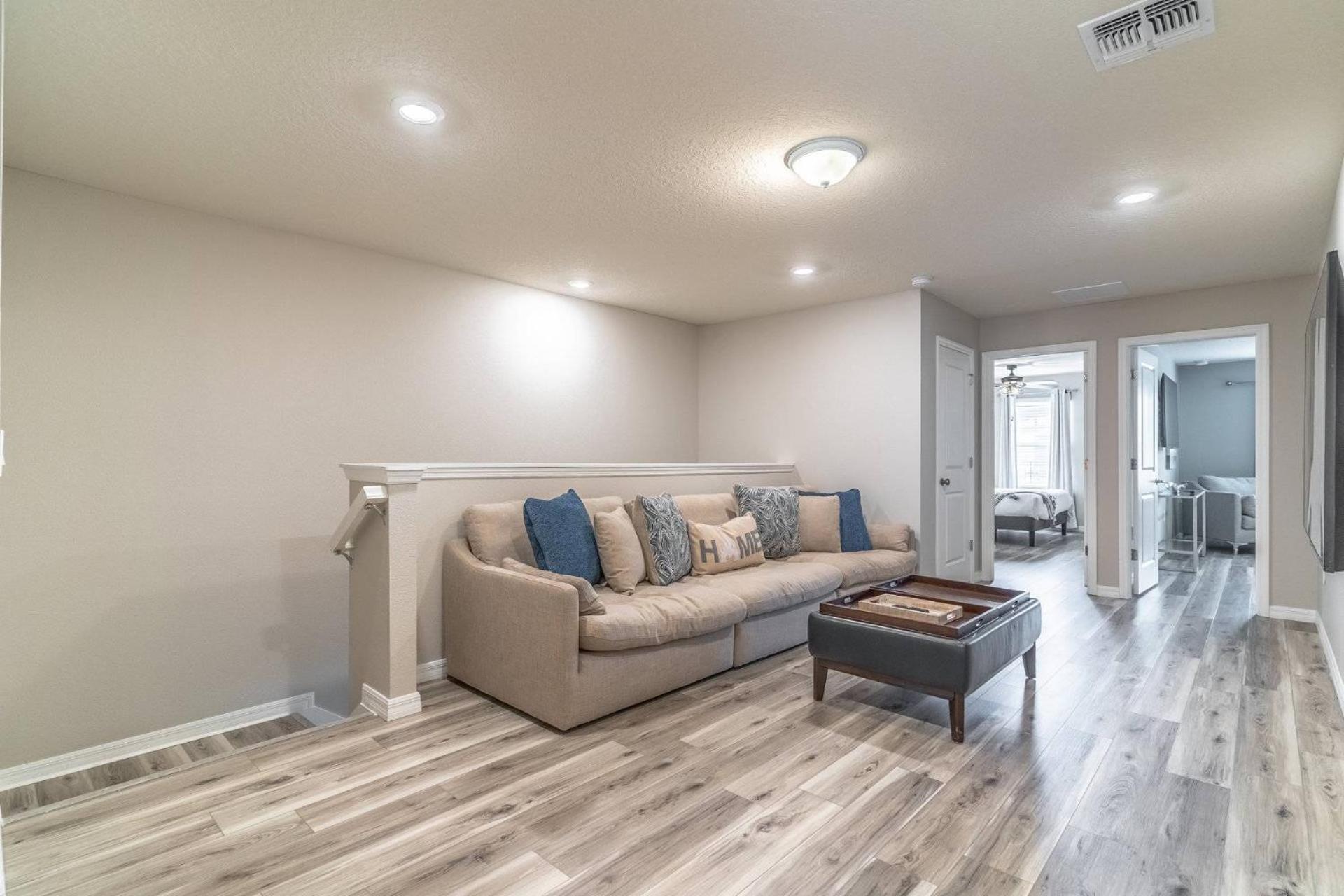 886 Windsor Island