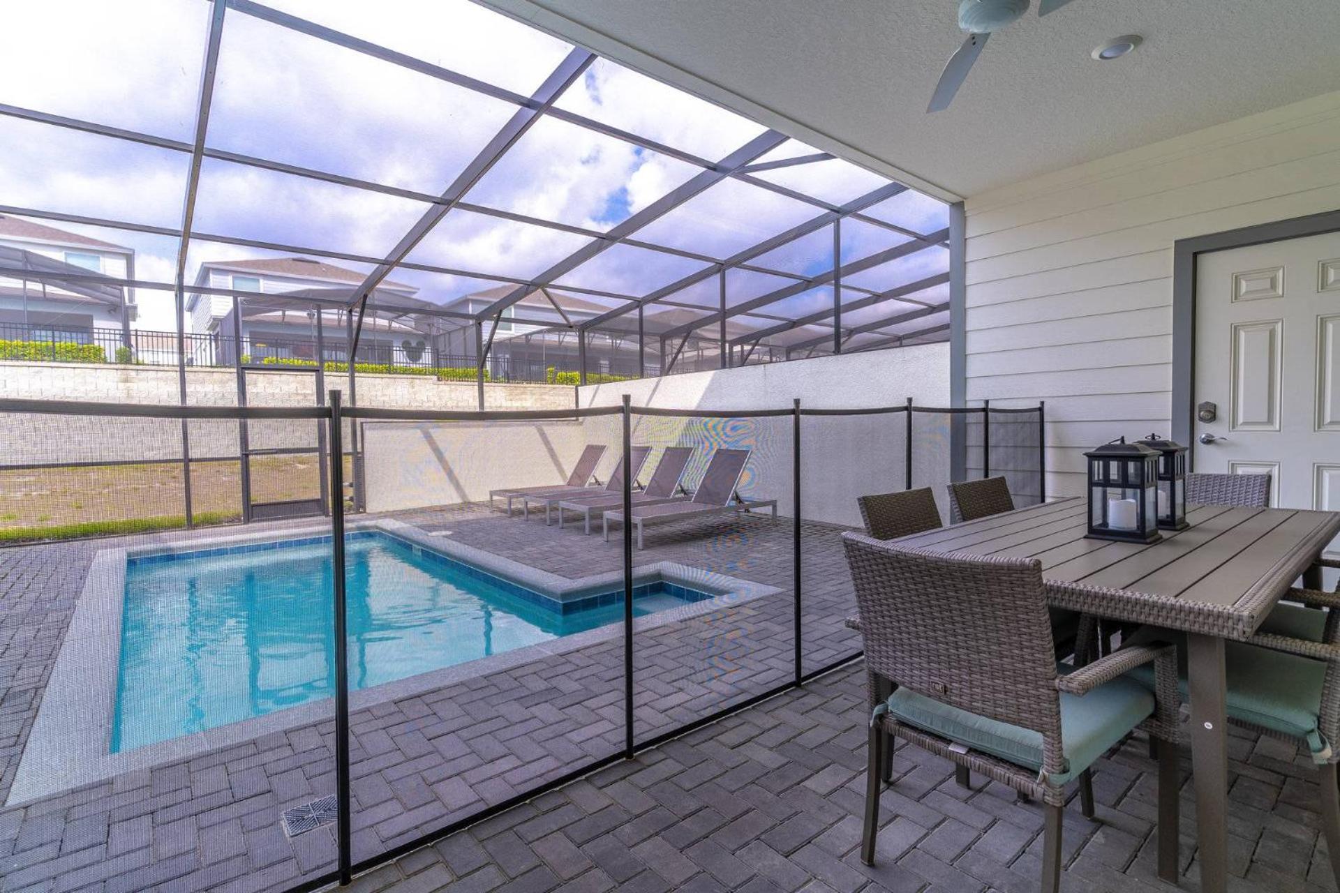 886 Windsor Island