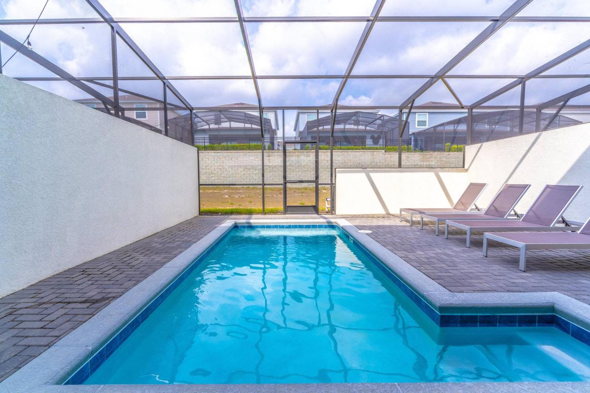 886 Windsor Island